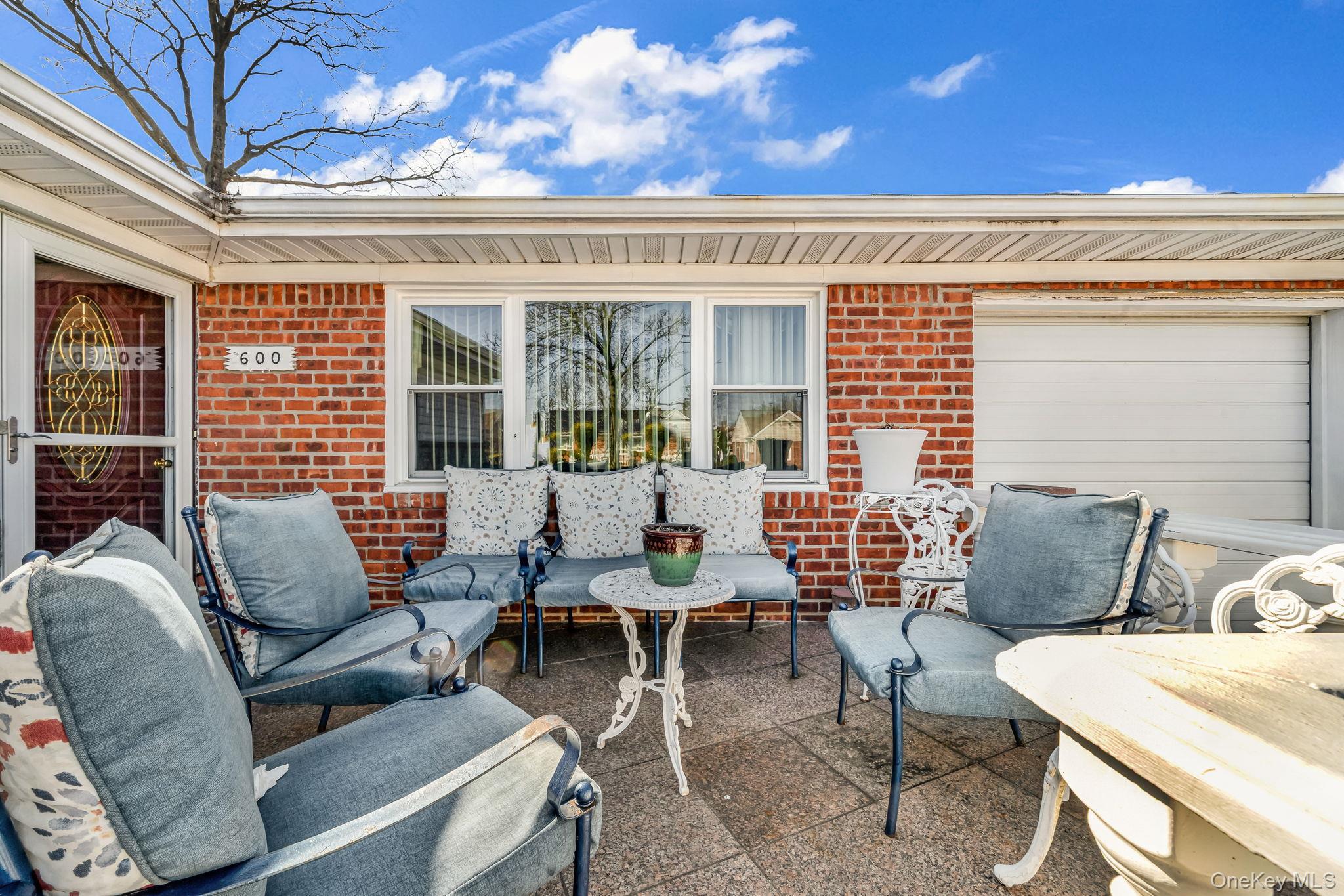 Single Family Astor  Nassau County, NY 11003, MLS-975351-4