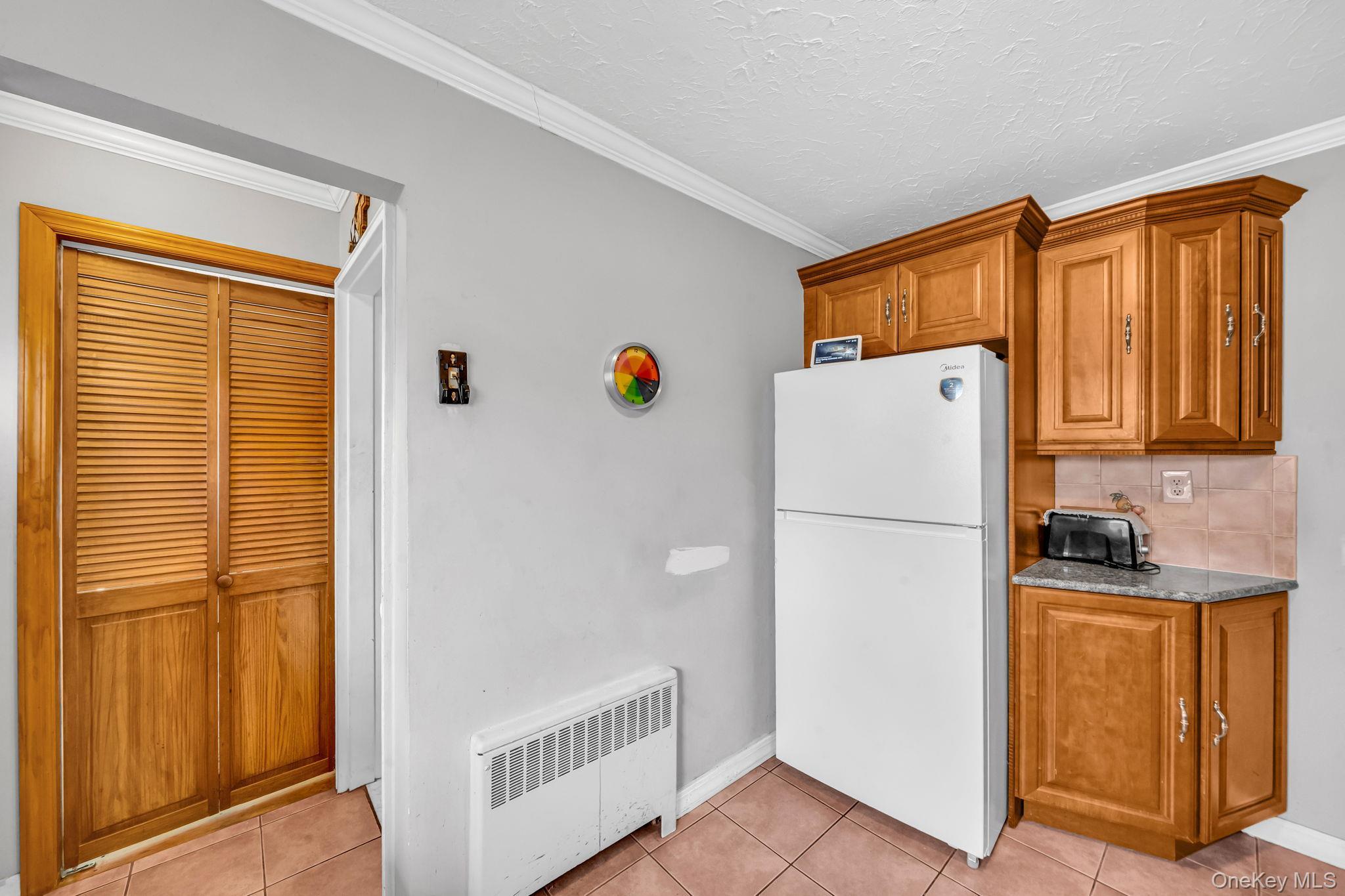 Single Family Astor  Nassau County, NY 11003, MLS-975351-8