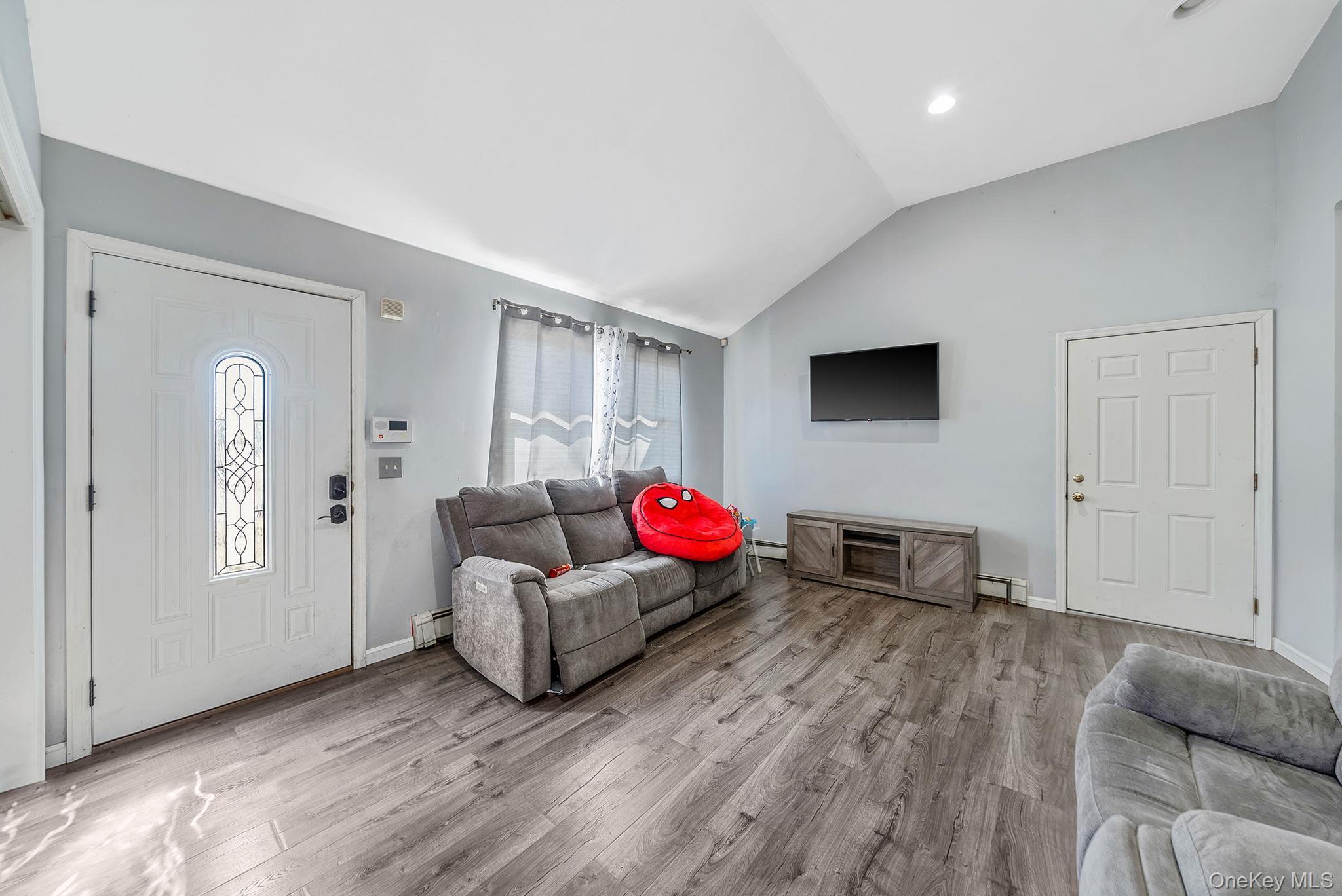 Single Family Spruce  Suffolk County, NY 11722, MLS-975357-7