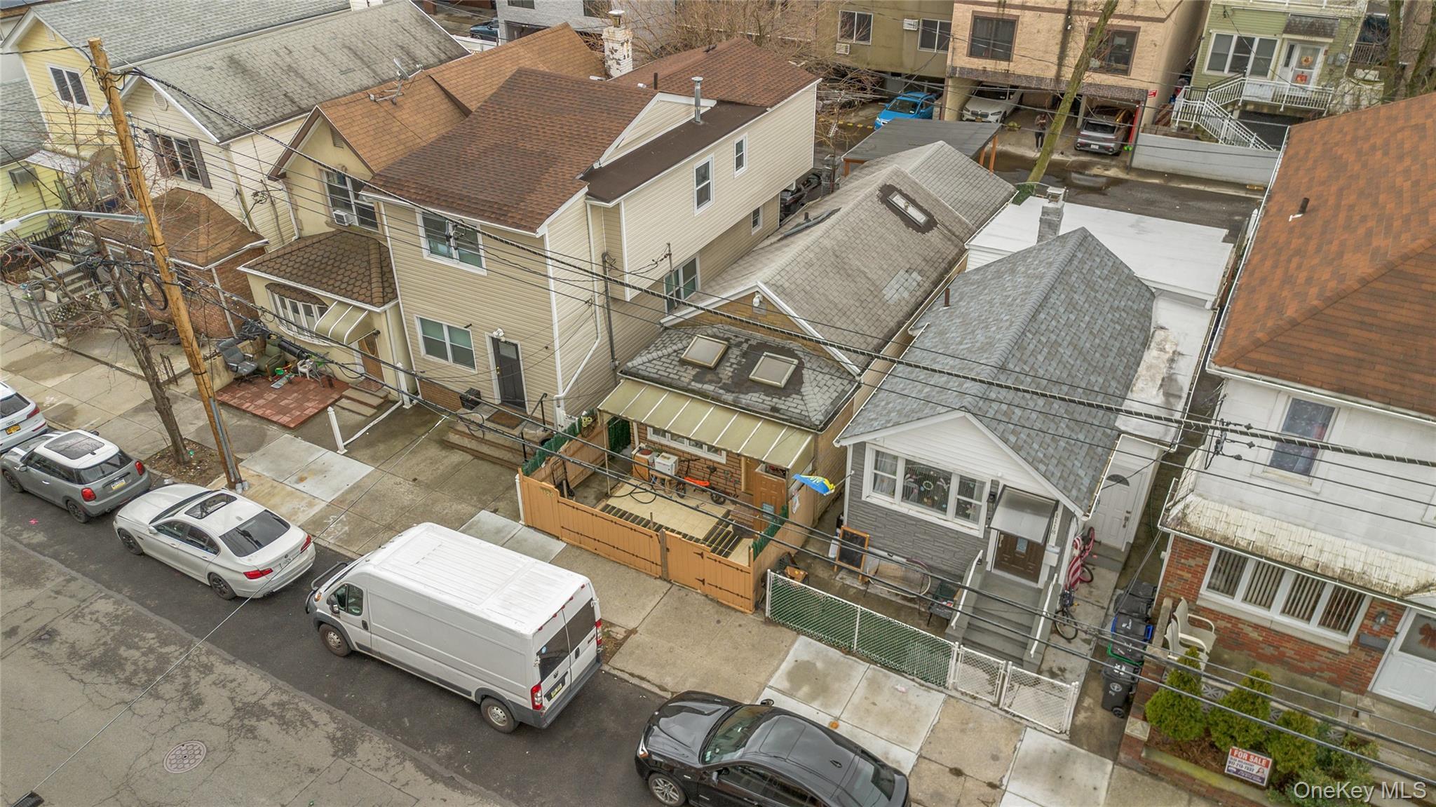 Single Family Banner  Brooklyn, NY 11235, MLS-975372-39