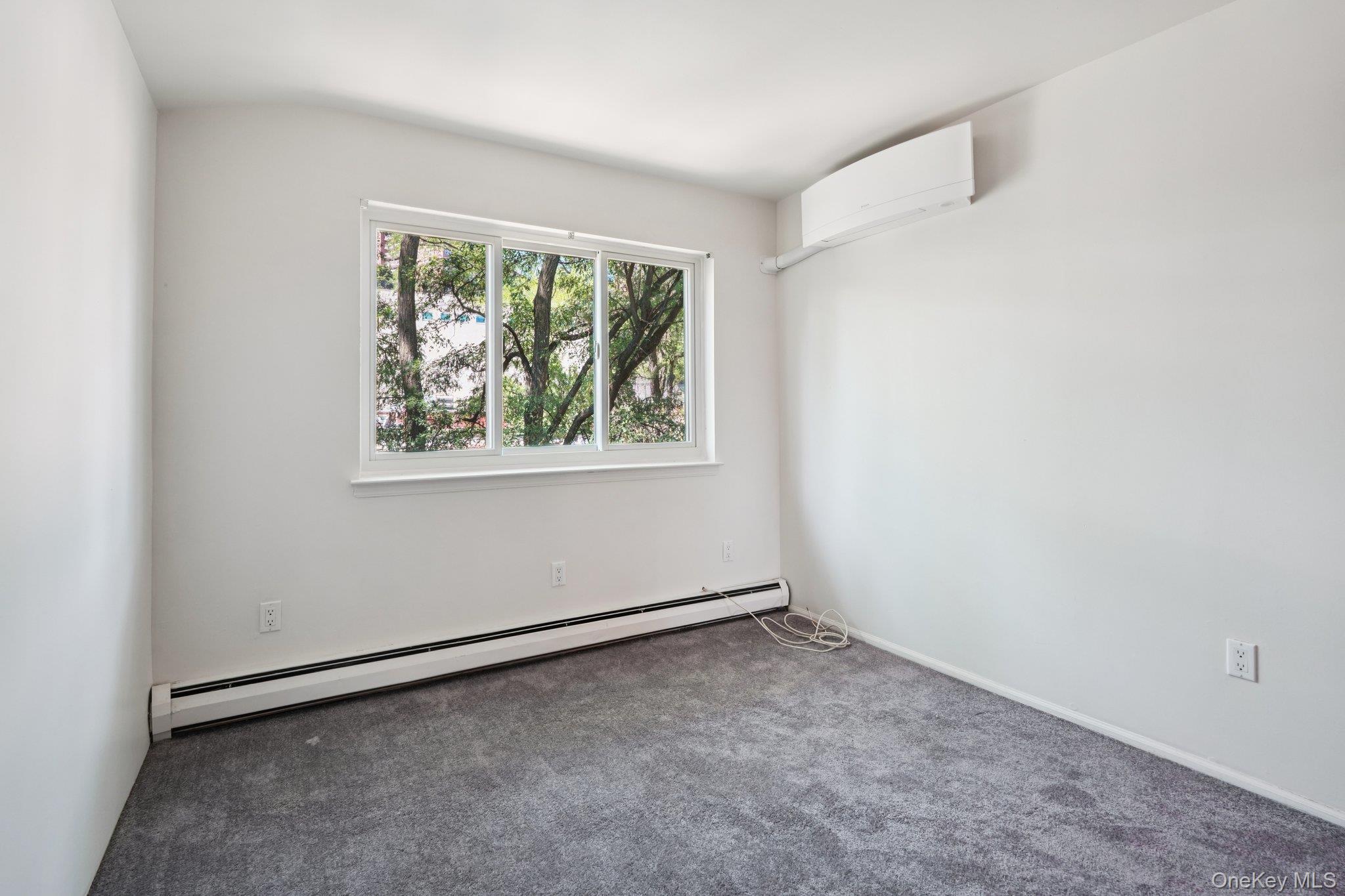 Single Family Delafield  Bronx, NY 10471, MLS-975390-34