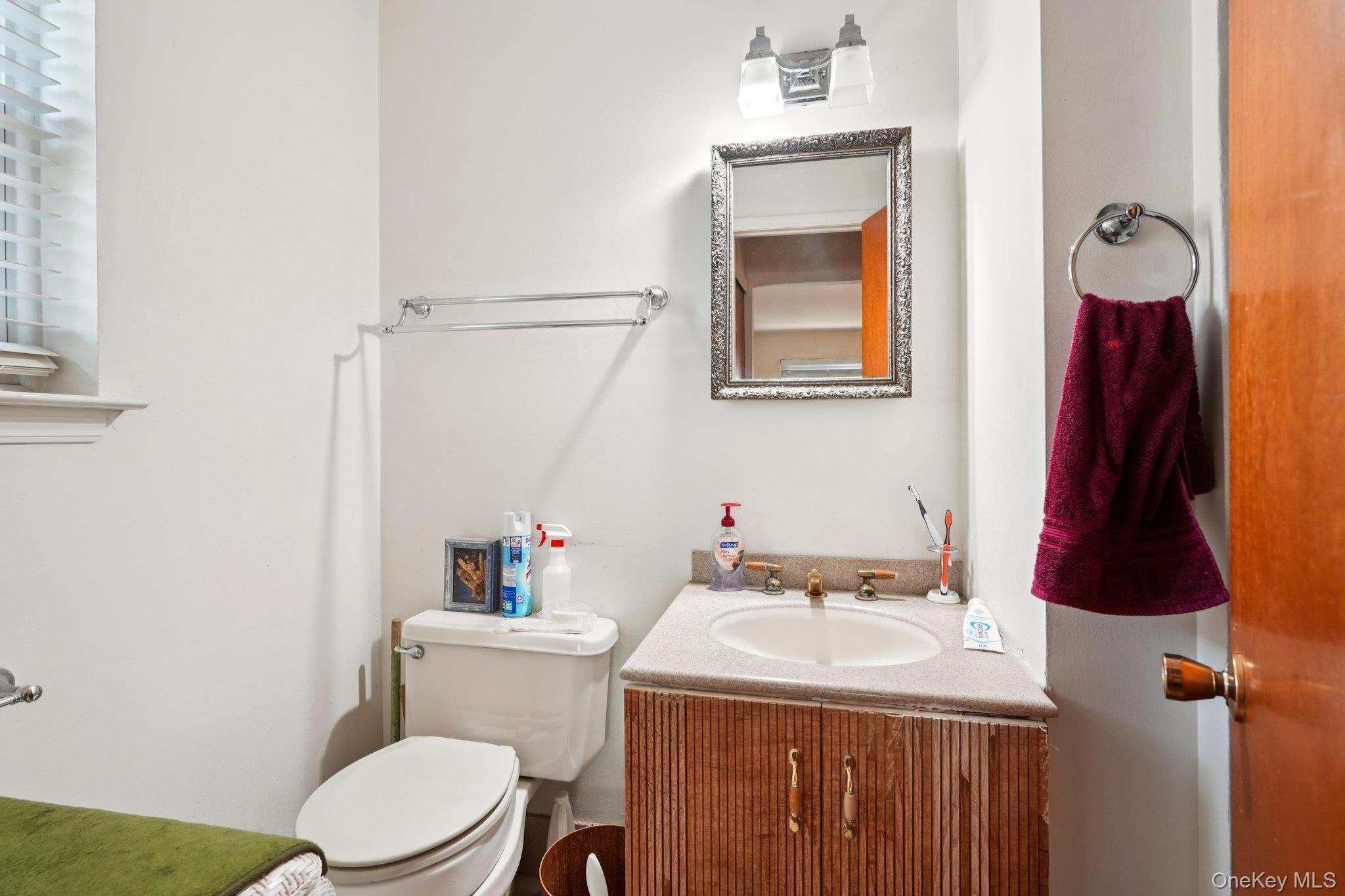 Single Family Delafield  Bronx, NY 10471, MLS-975390-38