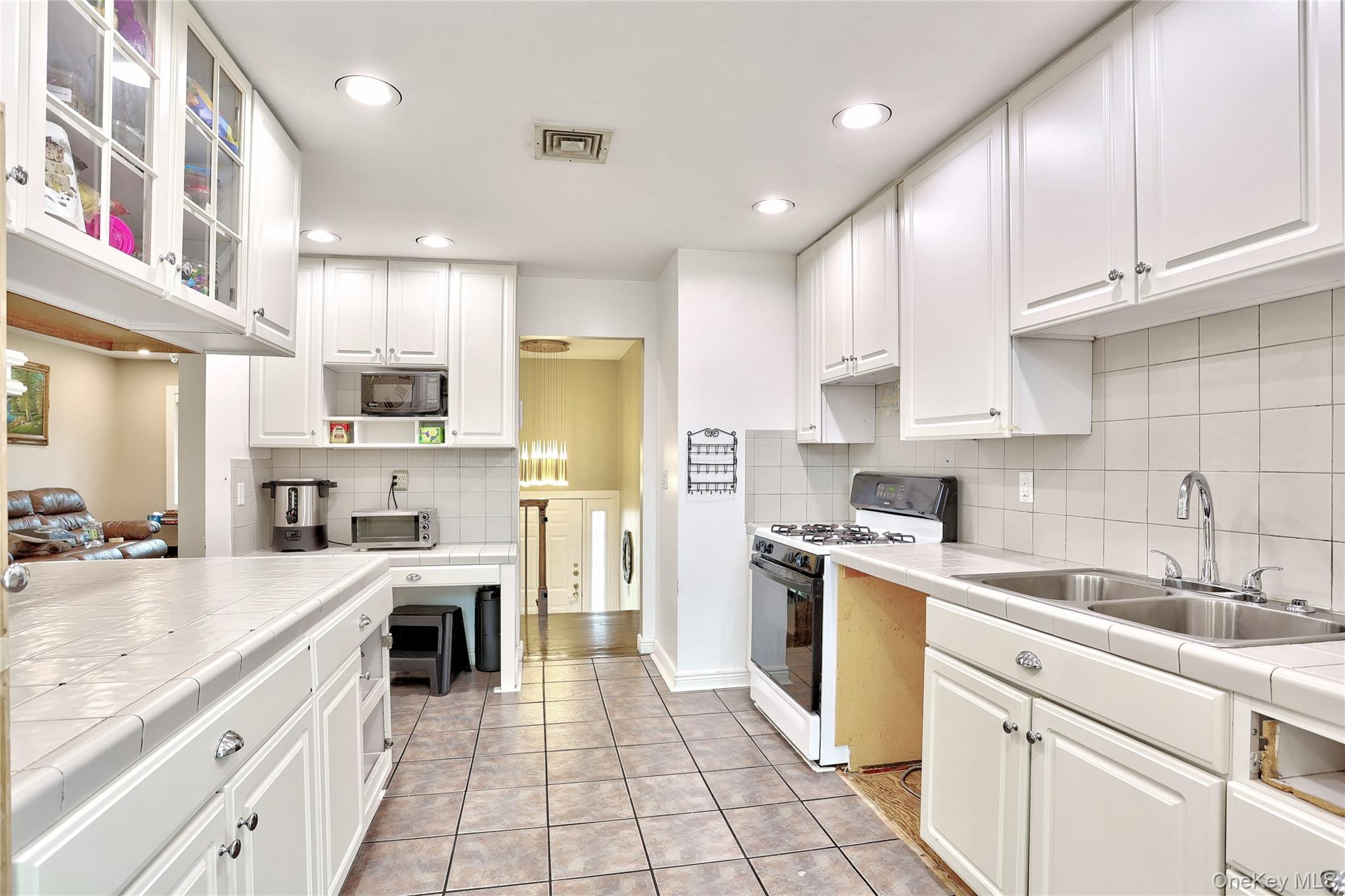 Single Family Montclair  Rockland County, NY 10952, MLS-975413-12