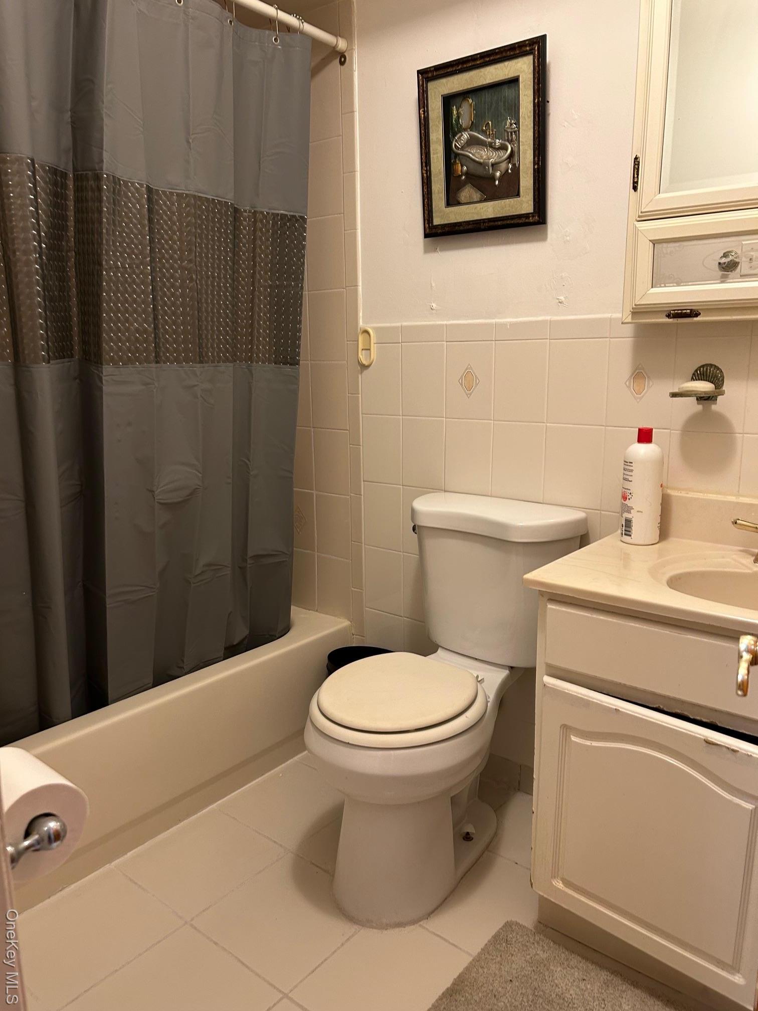 Apartment Foch  Queens, NY 11434, MLS-975417-2