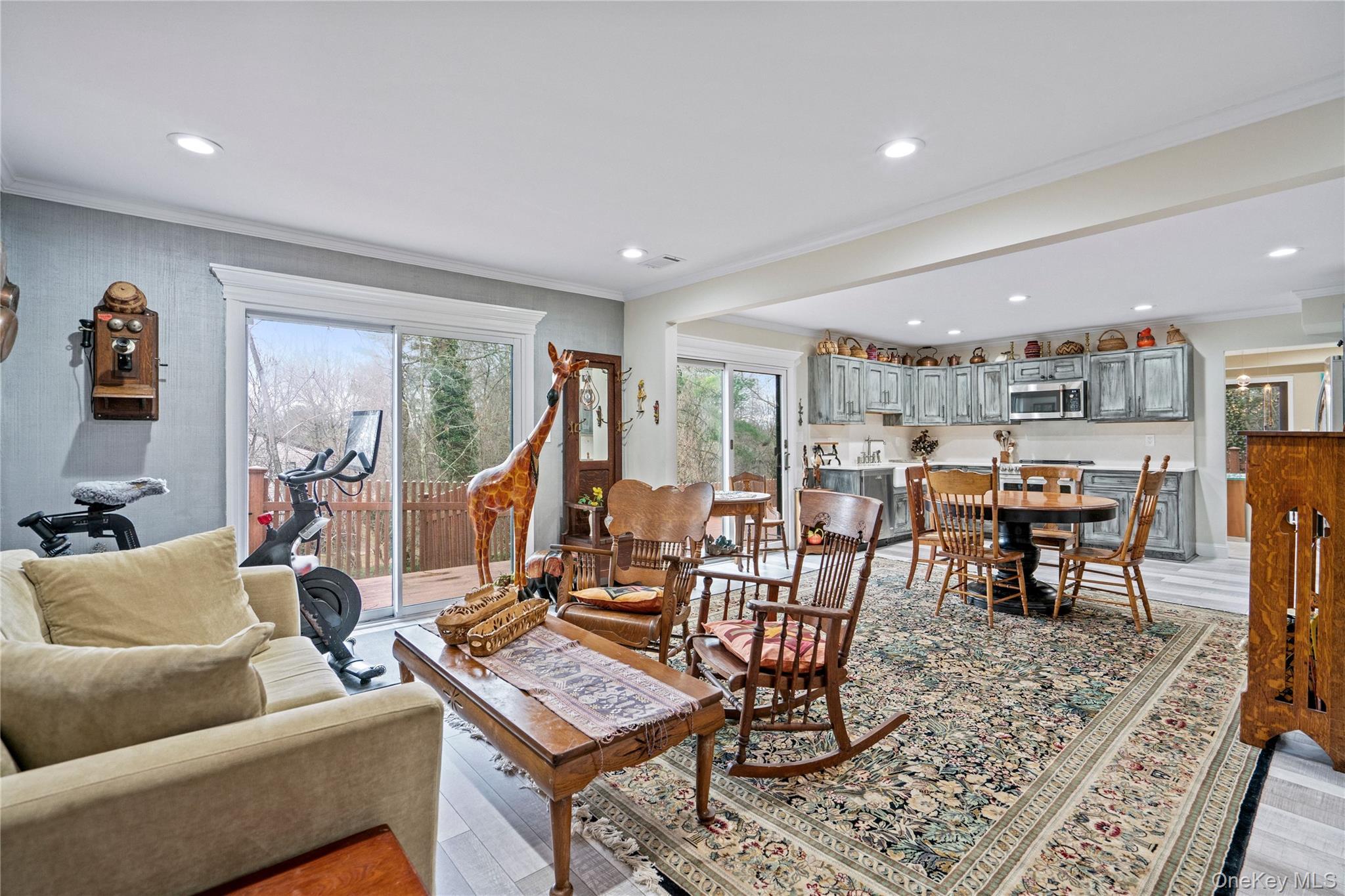 Condo Maple  Nassau County, NY 11753, MLS-975423-3