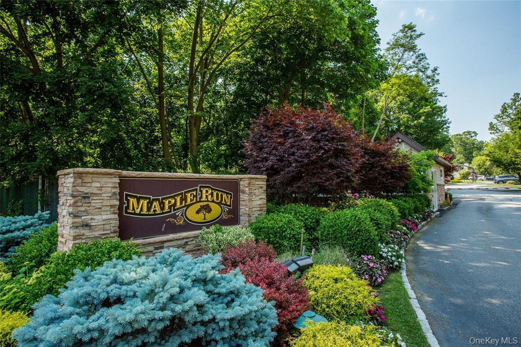 Condo Maple  Nassau County, NY 11753, MLS-975423-35