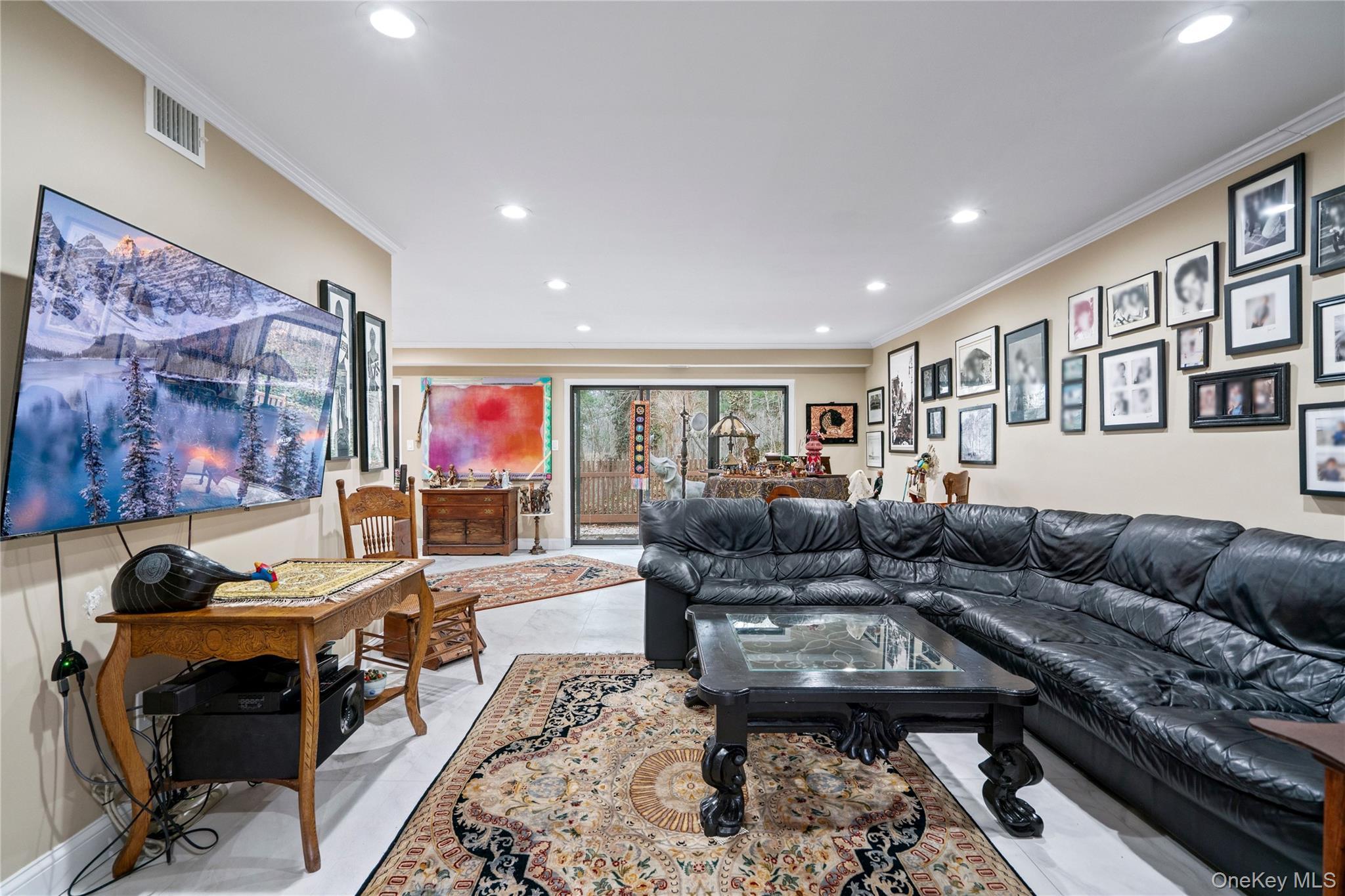 Condo Maple  Nassau County, NY 11753, MLS-975423-5