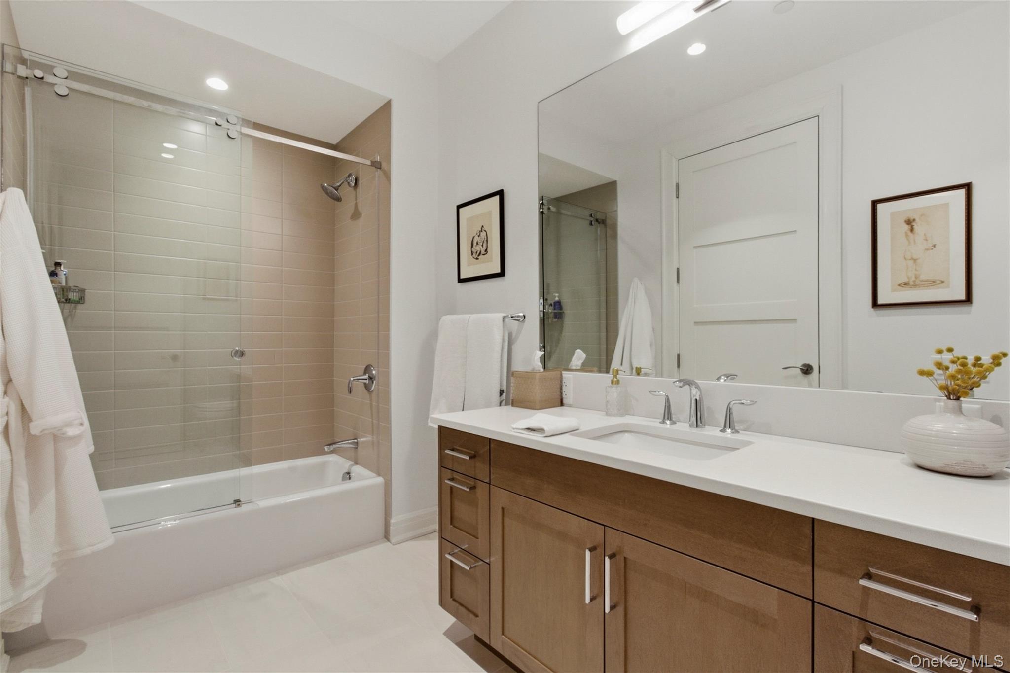 Condo Davenport  Westchester County, NY 10805, MLS-975427-19