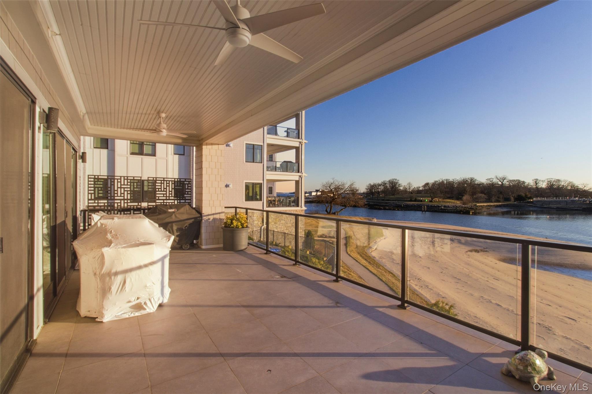 Condo Davenport  Westchester County, NY 10805, MLS-975427-2