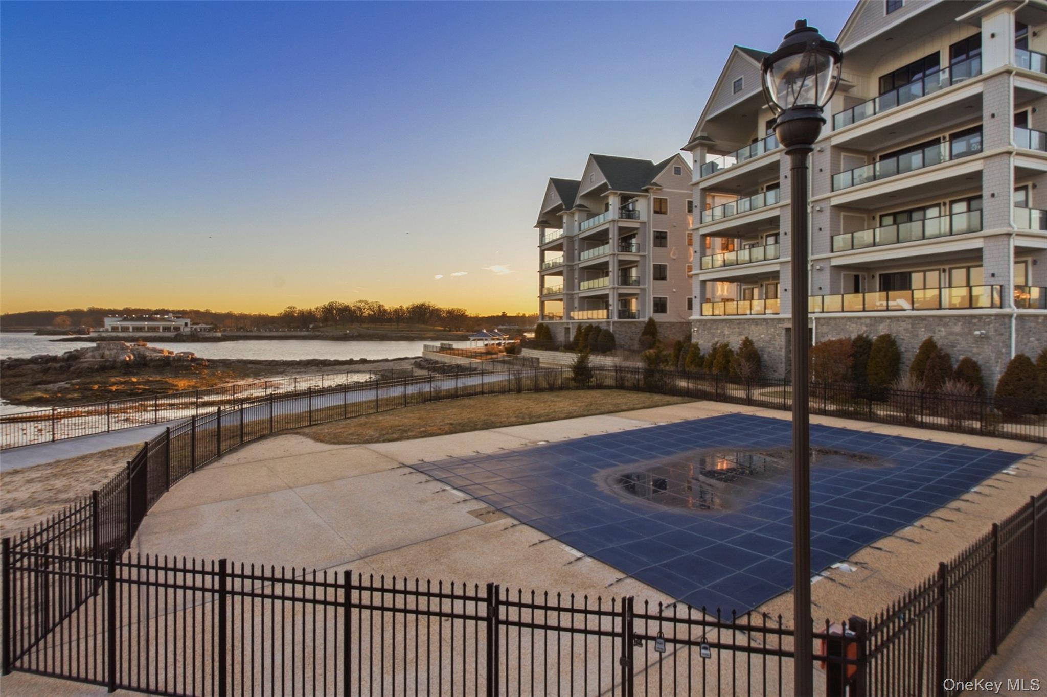 Condo Davenport  Westchester County, NY 10805, MLS-975427-23