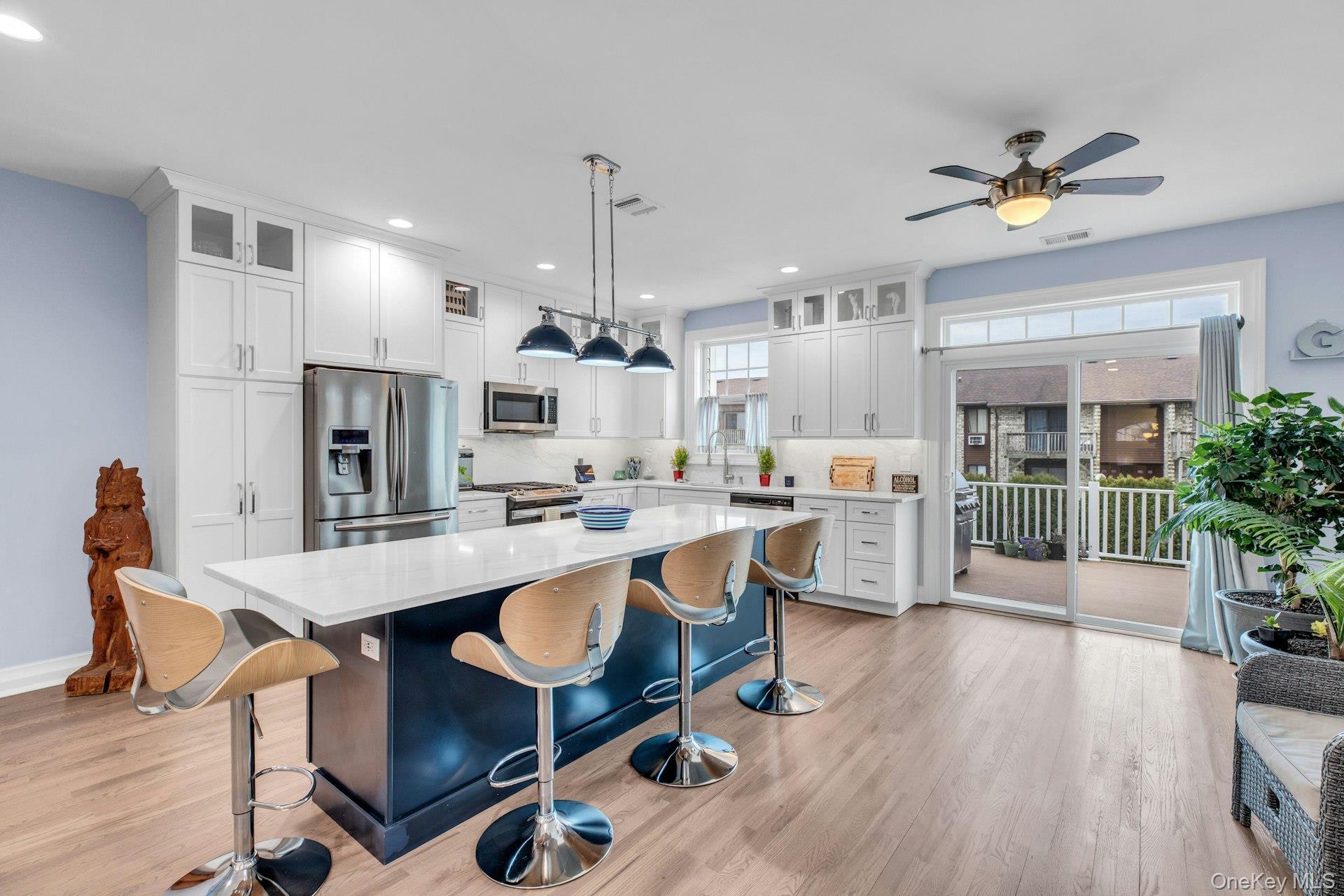 Condo Jackie Suffolk County, NY 11772, MLS-975429-10