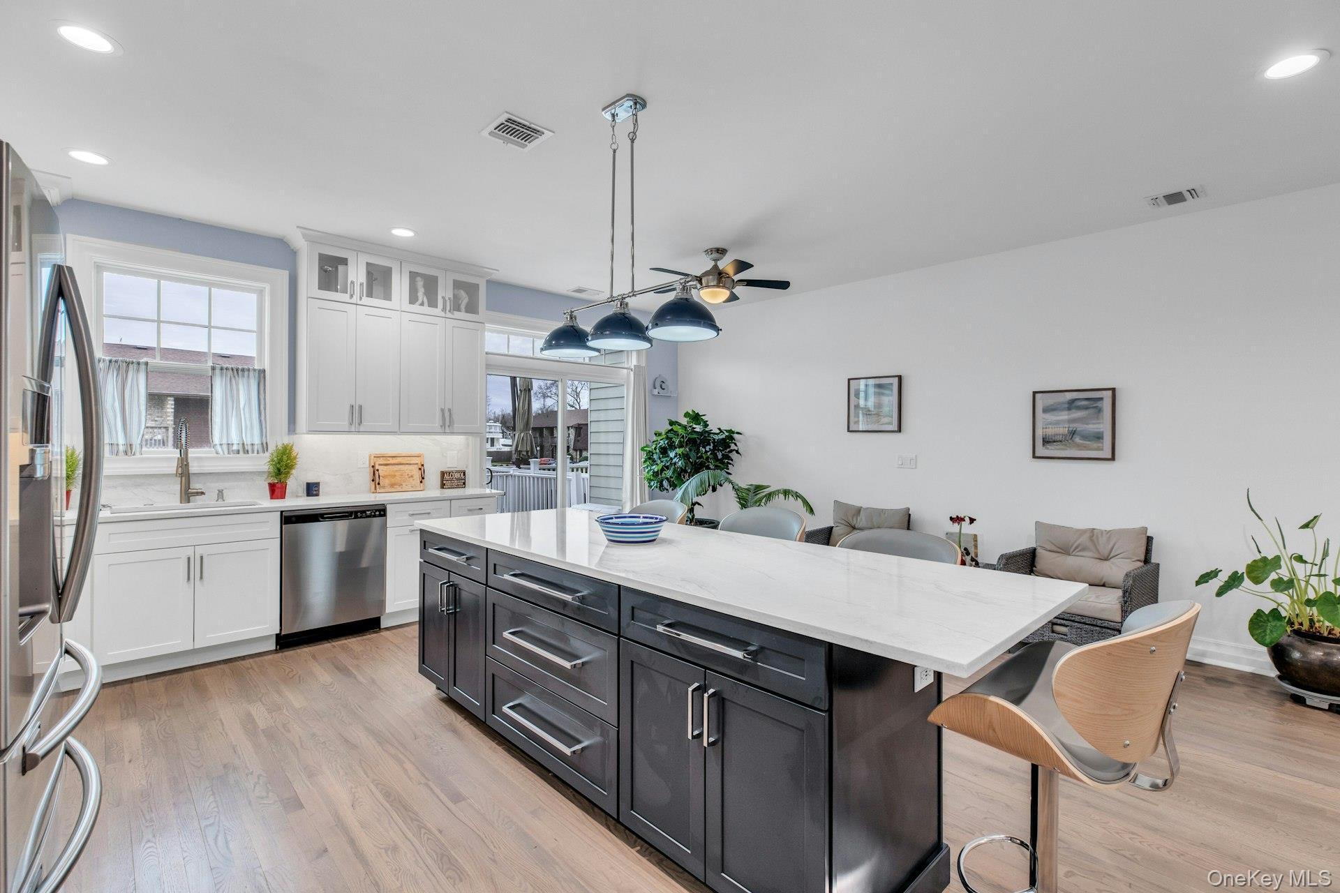 Condo Jackie Suffolk County, NY 11772, MLS-975429-15