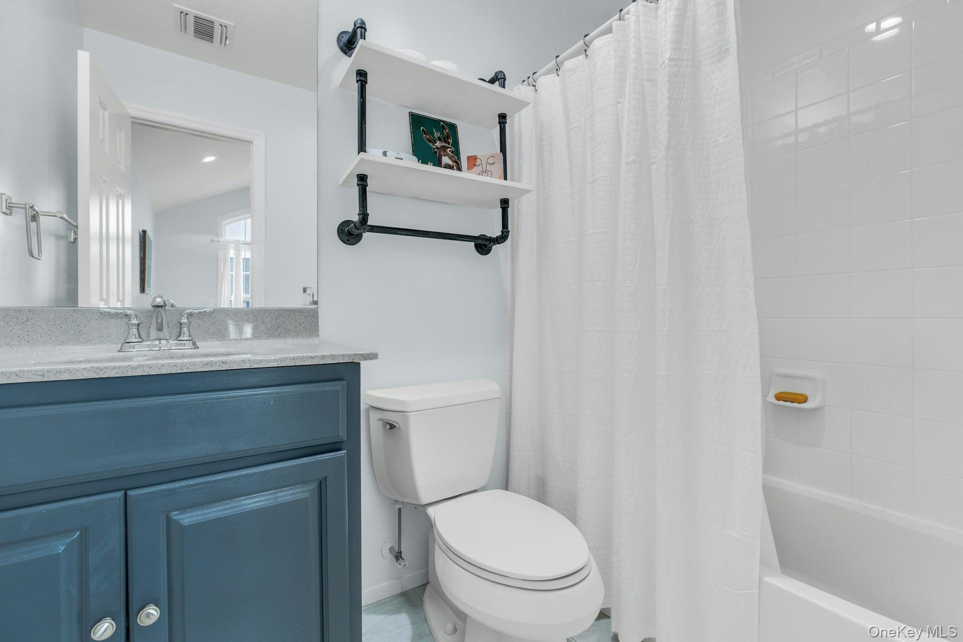 Condo Jackie Suffolk County, NY 11772, MLS-975429-28