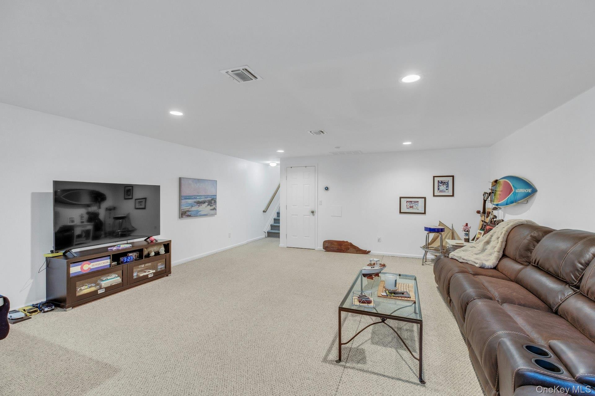 Condo Jackie Suffolk County, NY 11772, MLS-975429-29