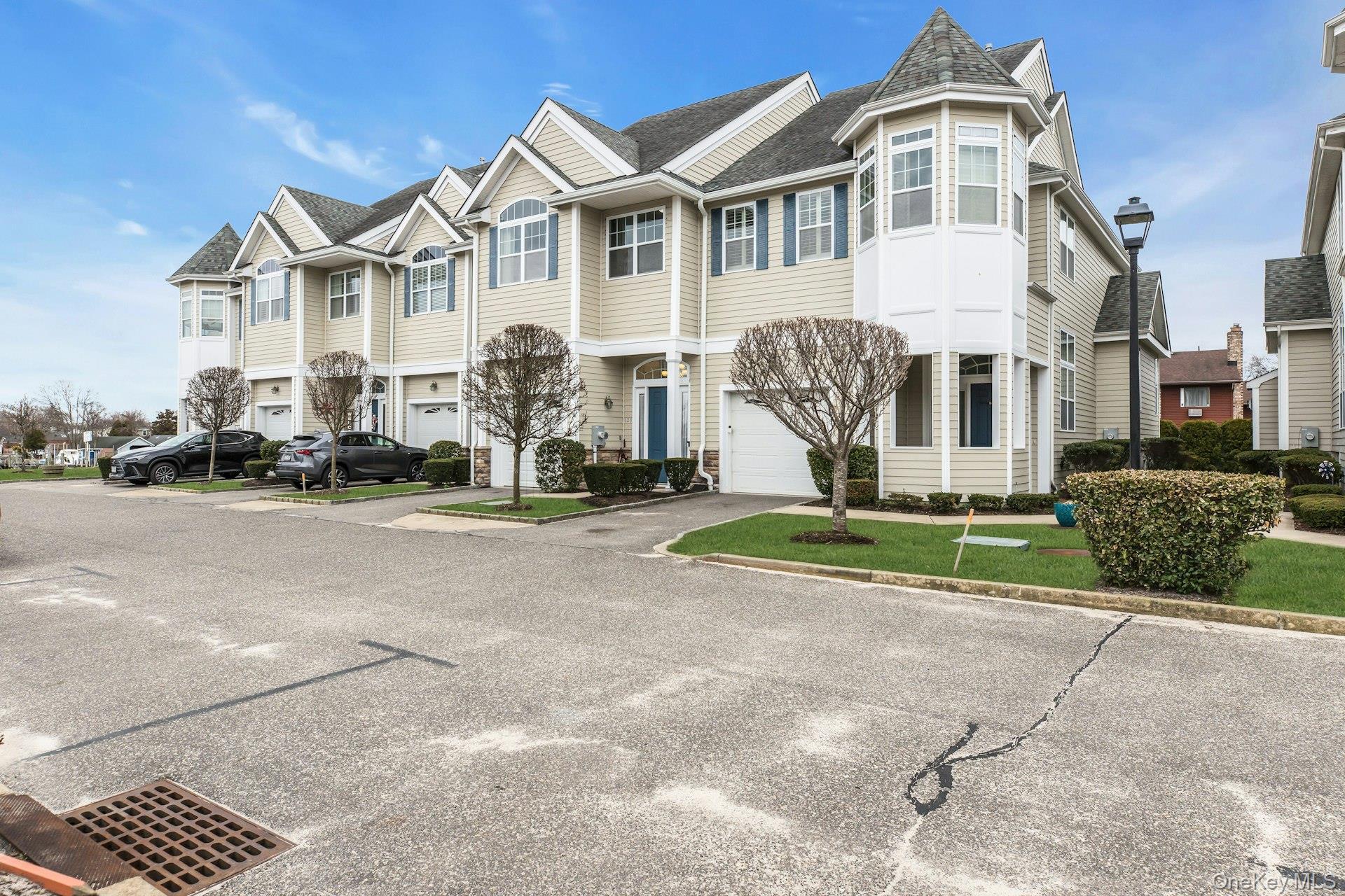 Condo Jackie Suffolk County, NY 11772, MLS-975429-4