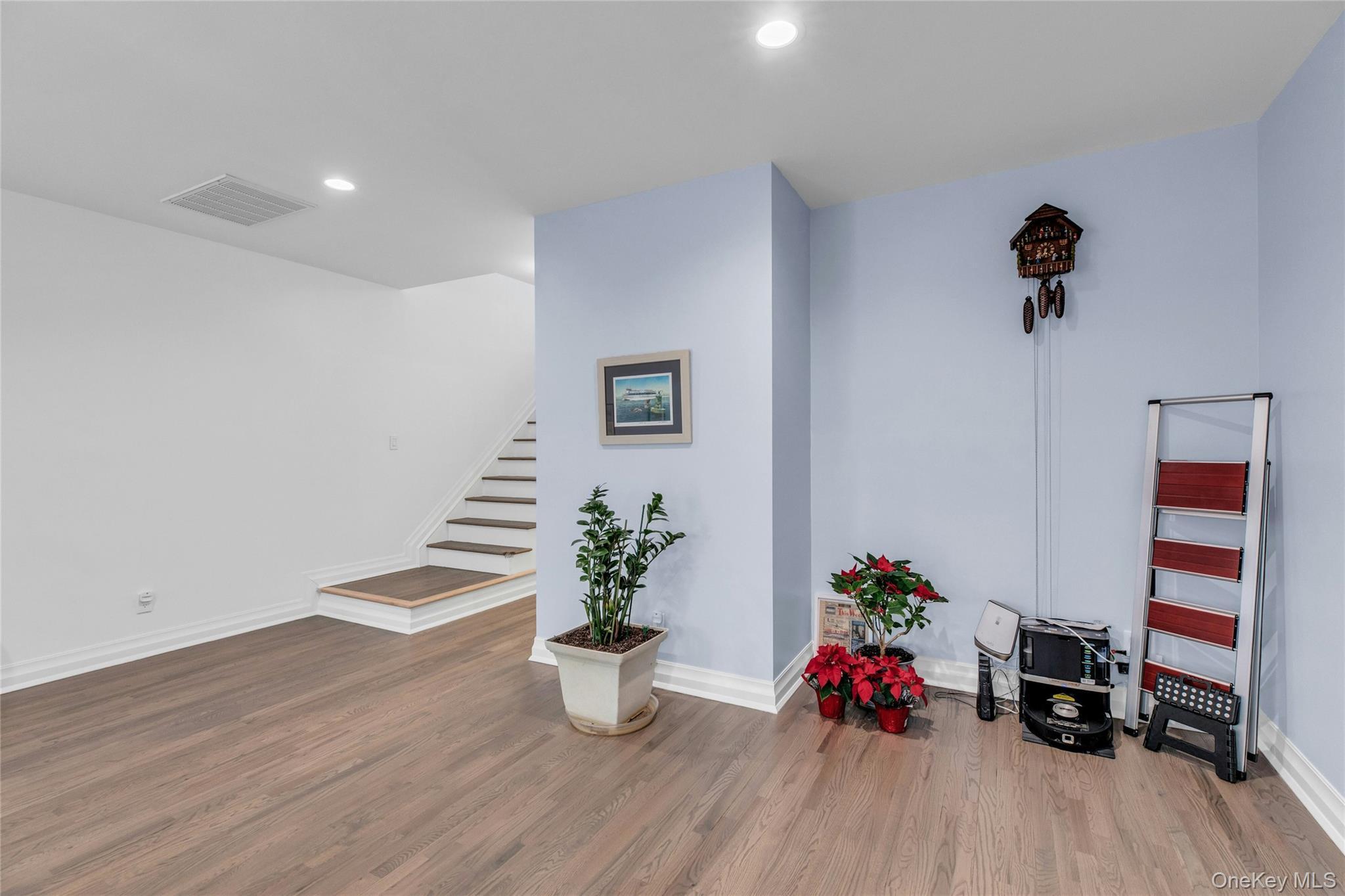 Condo Jackie Suffolk County, NY 11772, MLS-975429-9