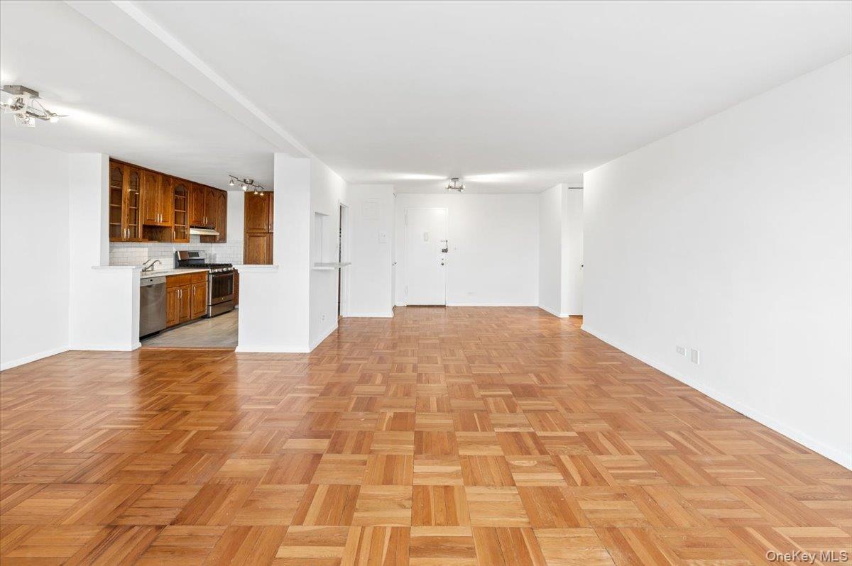 Coop Blackstone  Bronx, NY 10471, MLS-975450-11