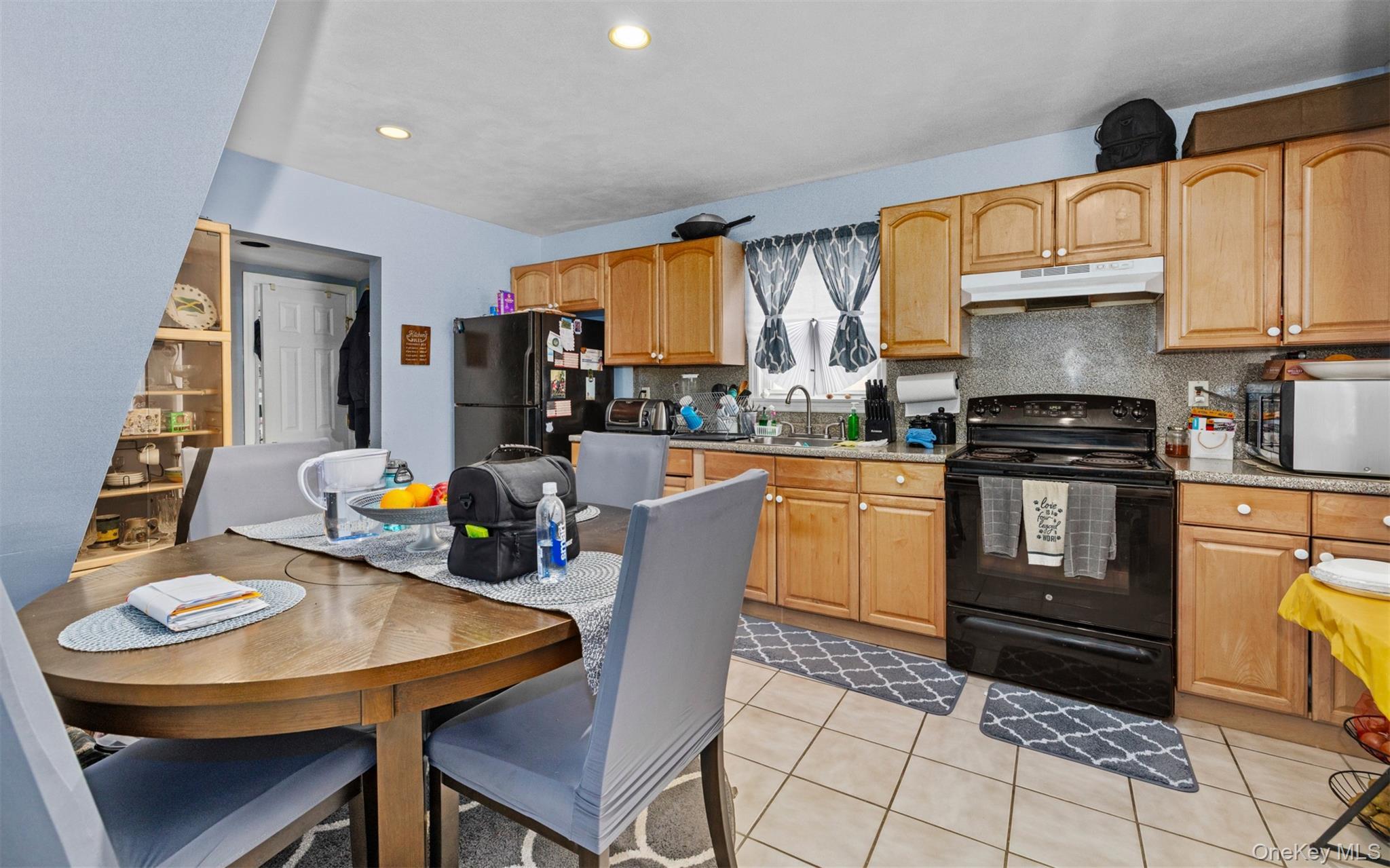 Single Family Acorn  Suffolk County, NY 11729, MLS-975465-4