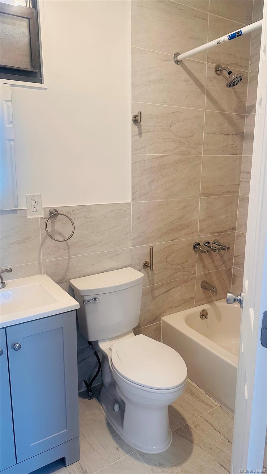 Apartment Glenmore  Brooklyn, NY 11208, MLS-975470-7