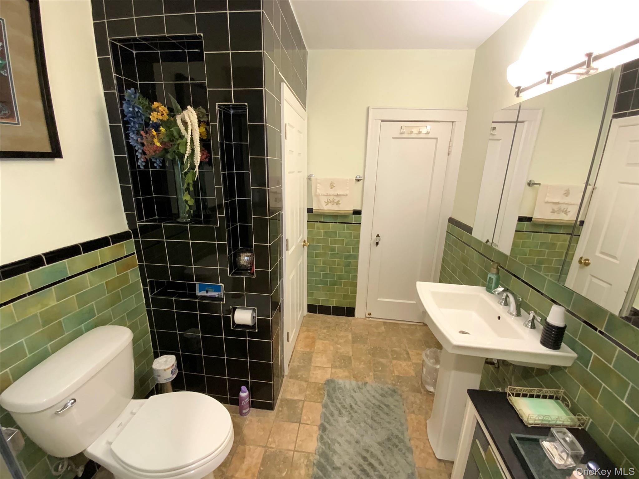 Single Family 189th  Queens, NY 11358, MLS-975471-28
