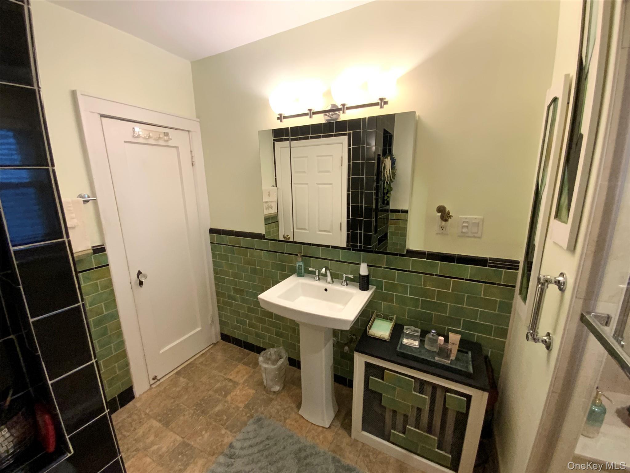 Single Family 189th  Queens, NY 11358, MLS-975471-29