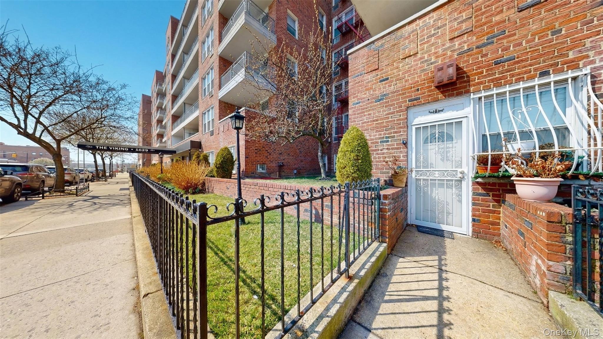 Coop Emmons Avenue  Brooklyn, NY 11235, MLS-975490-3