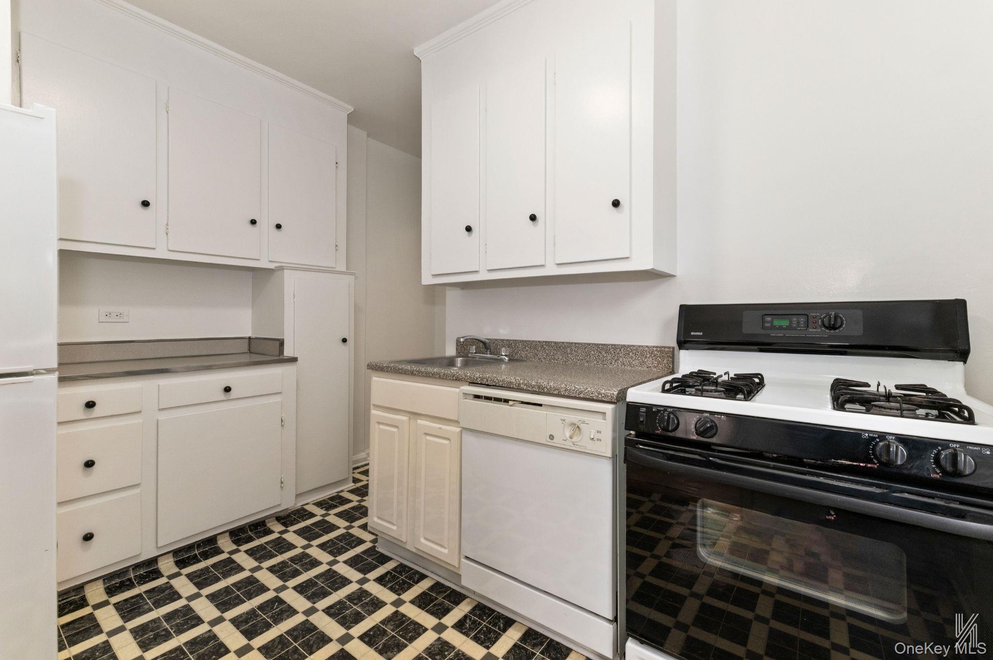 Coop 34th Queens, NY 11372, MLS-975503-15