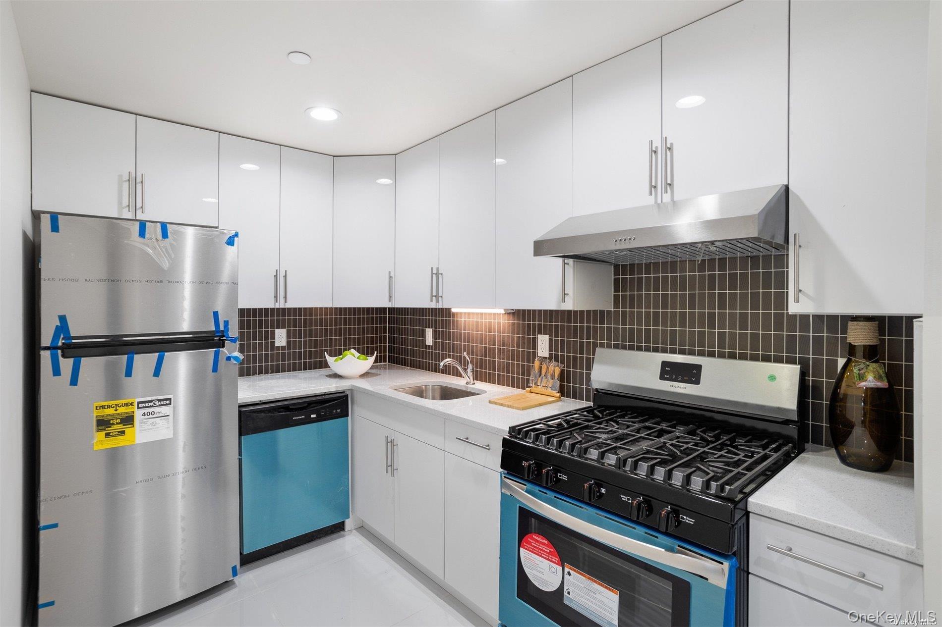 Condo Corona  Queens, NY 11373, MLS-975532-19