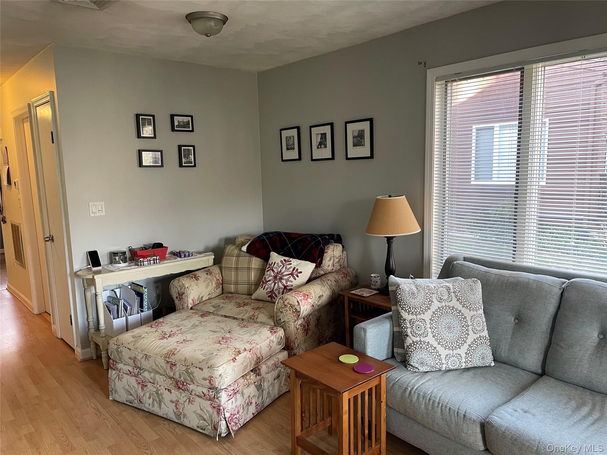 Single Family Davids  Westchester County, NY 10562, MLS-975540-14