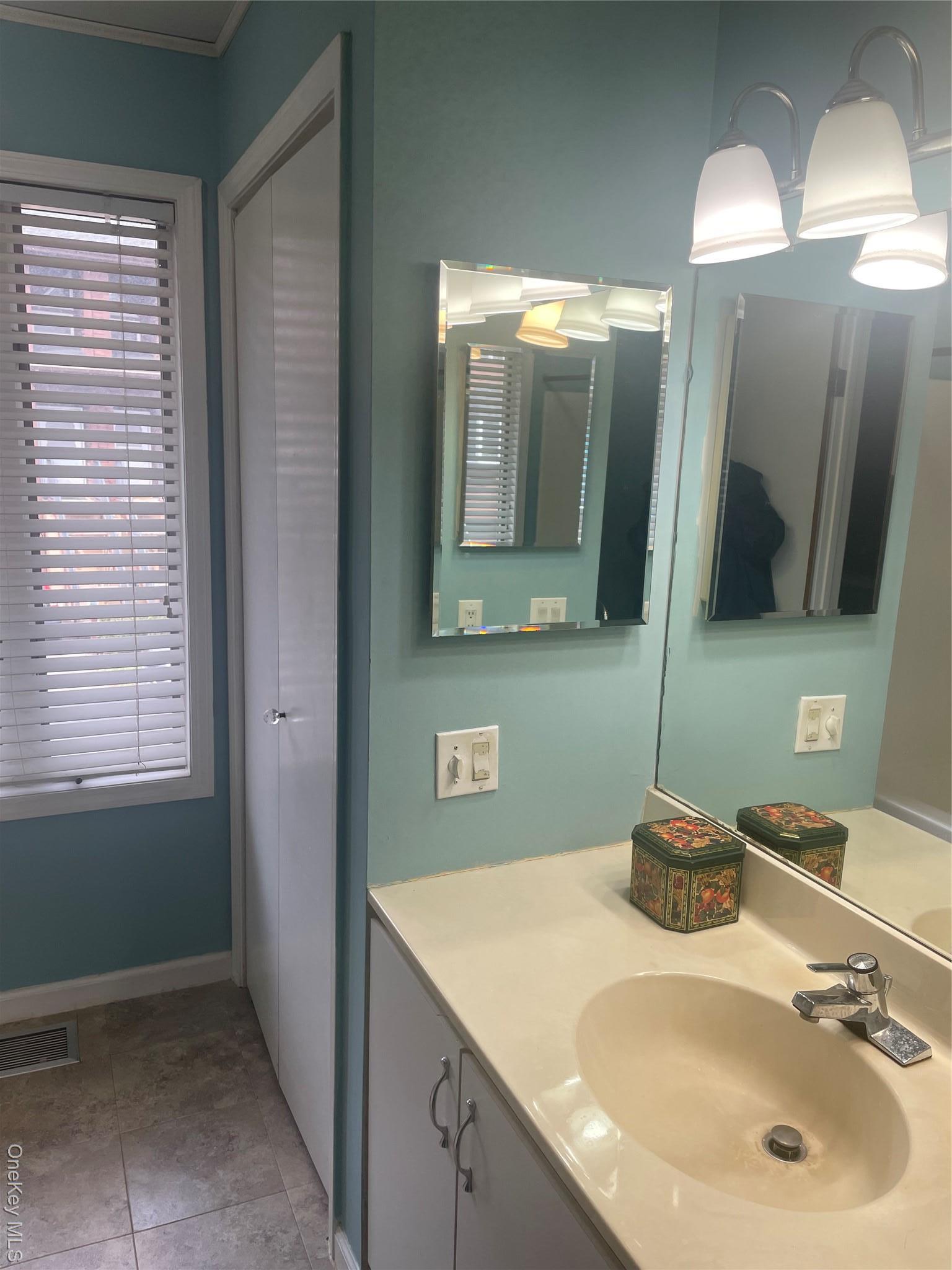 Single Family Davids  Westchester County, NY 10562, MLS-975540-18