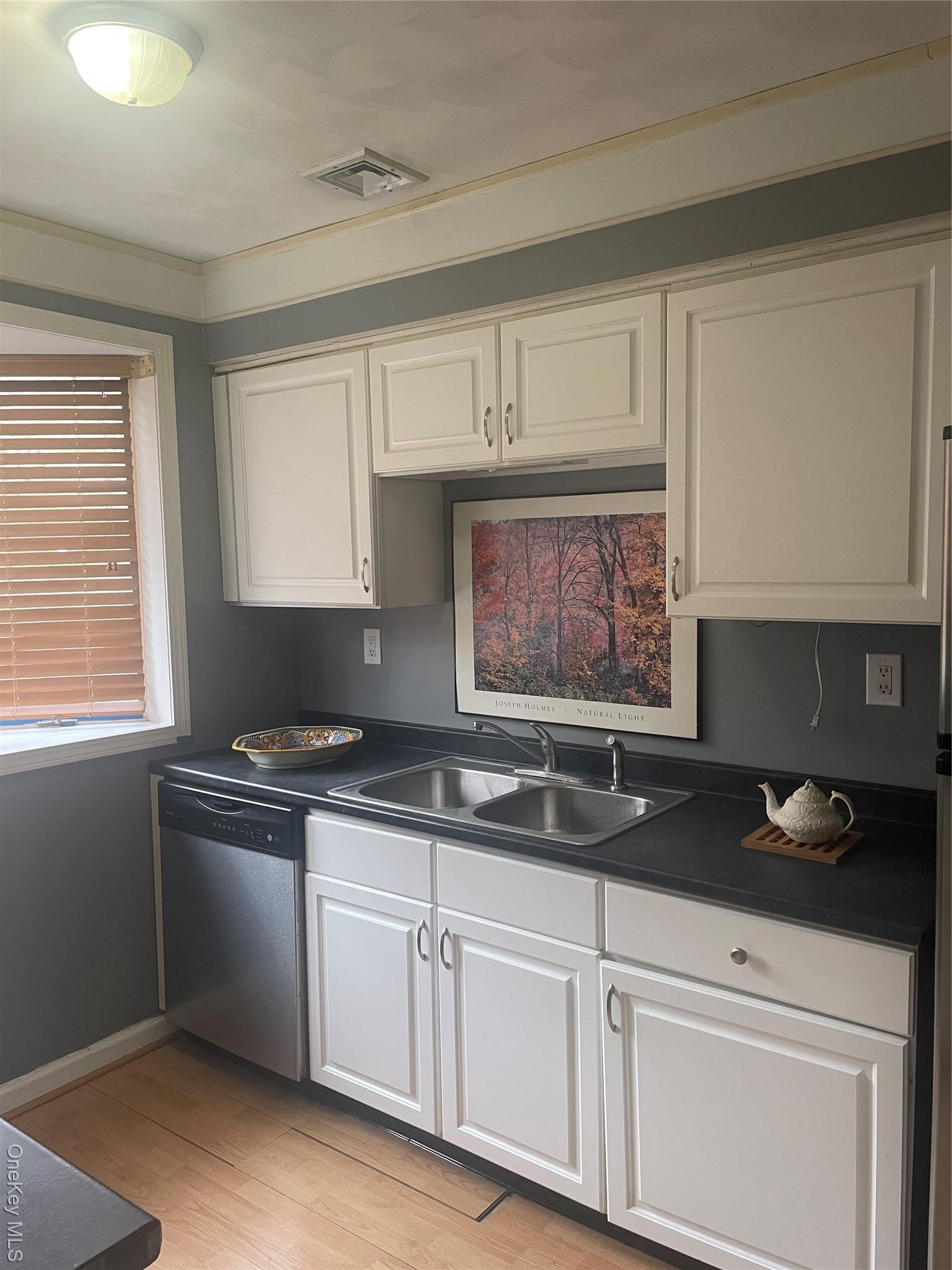 Single Family Davids  Westchester County, NY 10562, MLS-975540-5