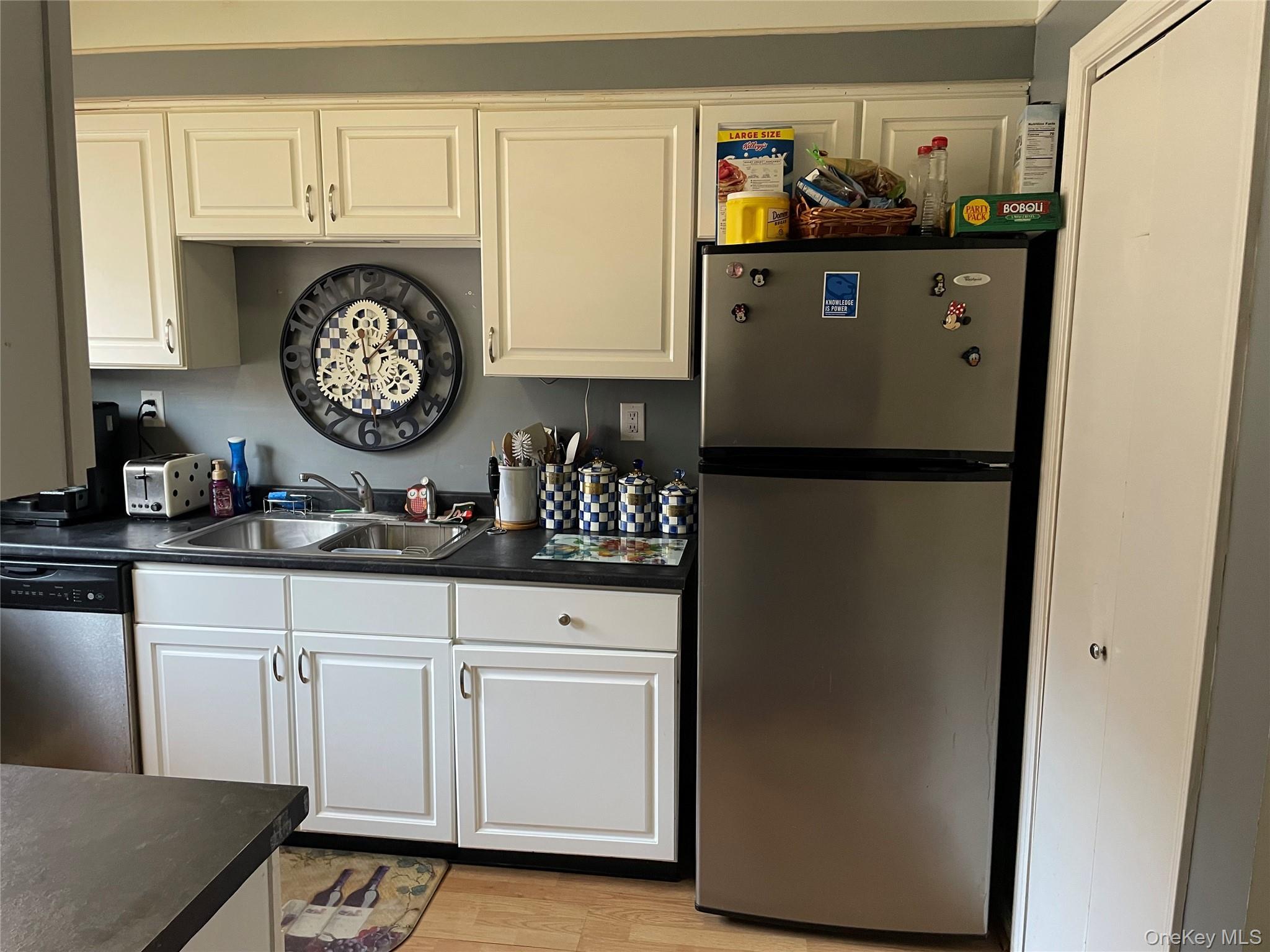 Single Family Davids  Westchester County, NY 10562, MLS-975540-9