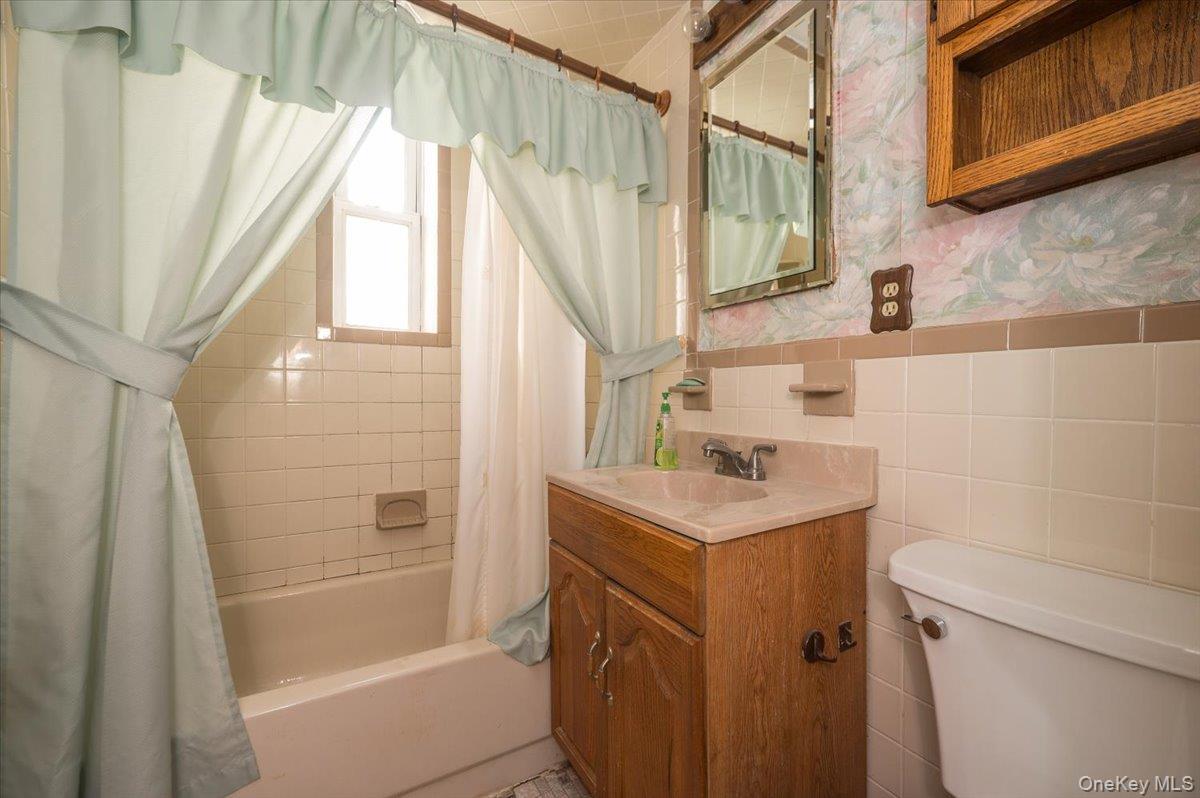 Single Family Quincy  Bronx, NY 10465, MLS-975542-16