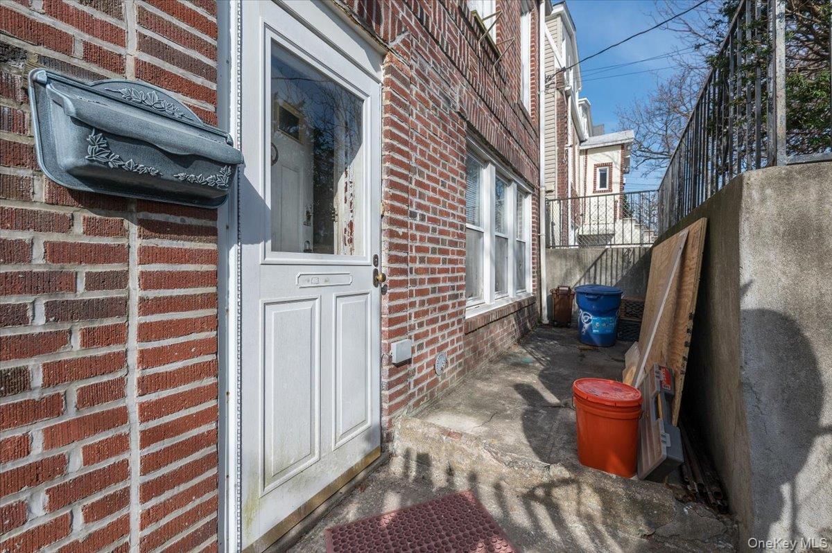 Single Family Quincy  Bronx, NY 10465, MLS-975542-22