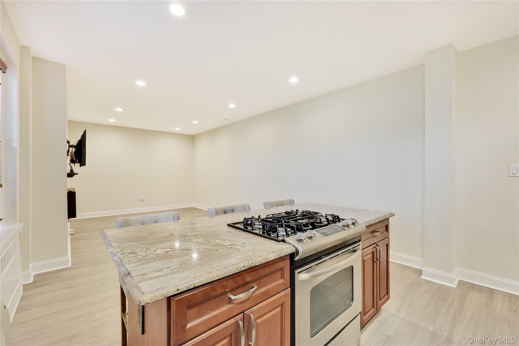 Coop Broadway Nassau County, NY 11598, MLS-975546-15