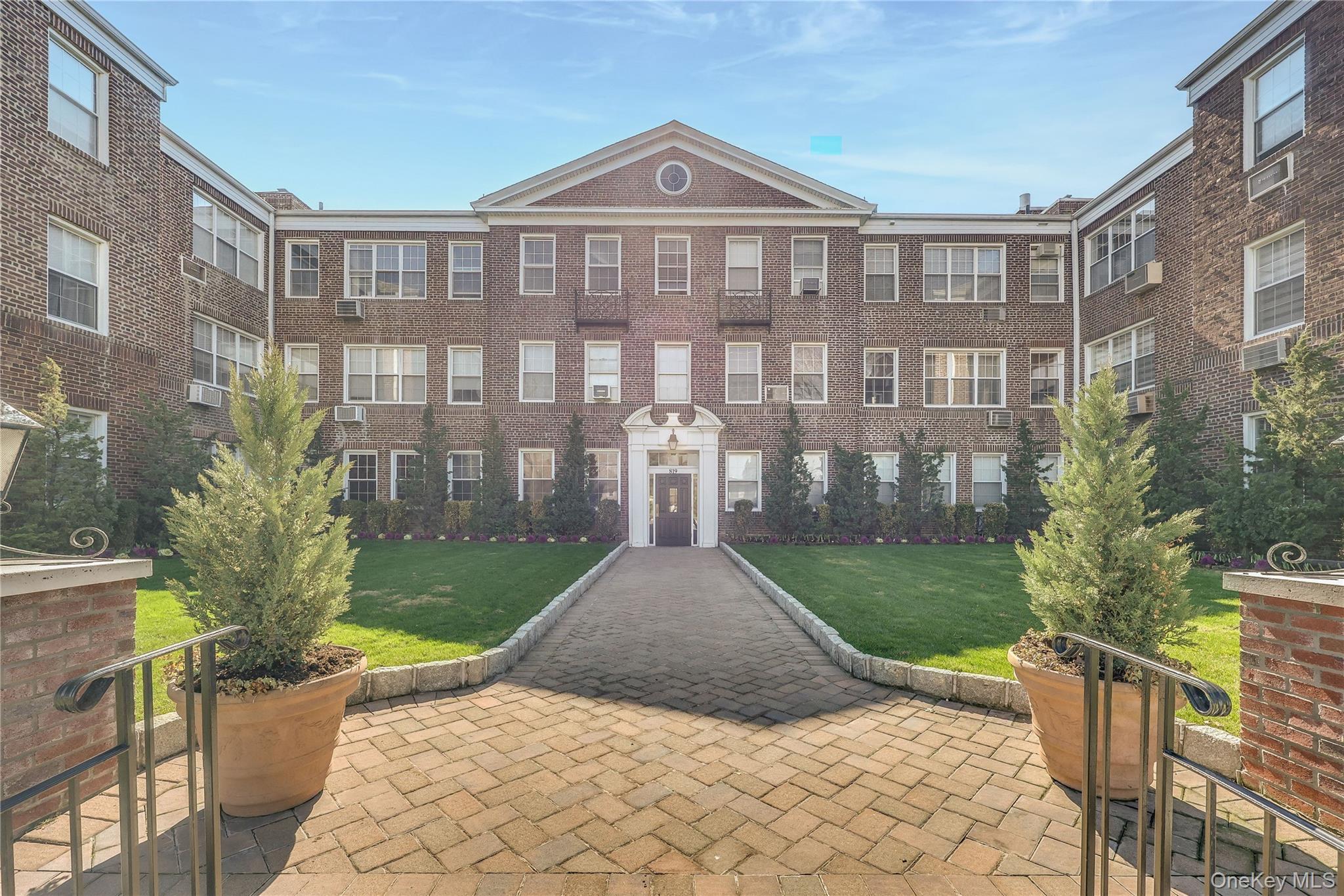 Coop Broadway Nassau County, NY 11598, MLS-975546-2