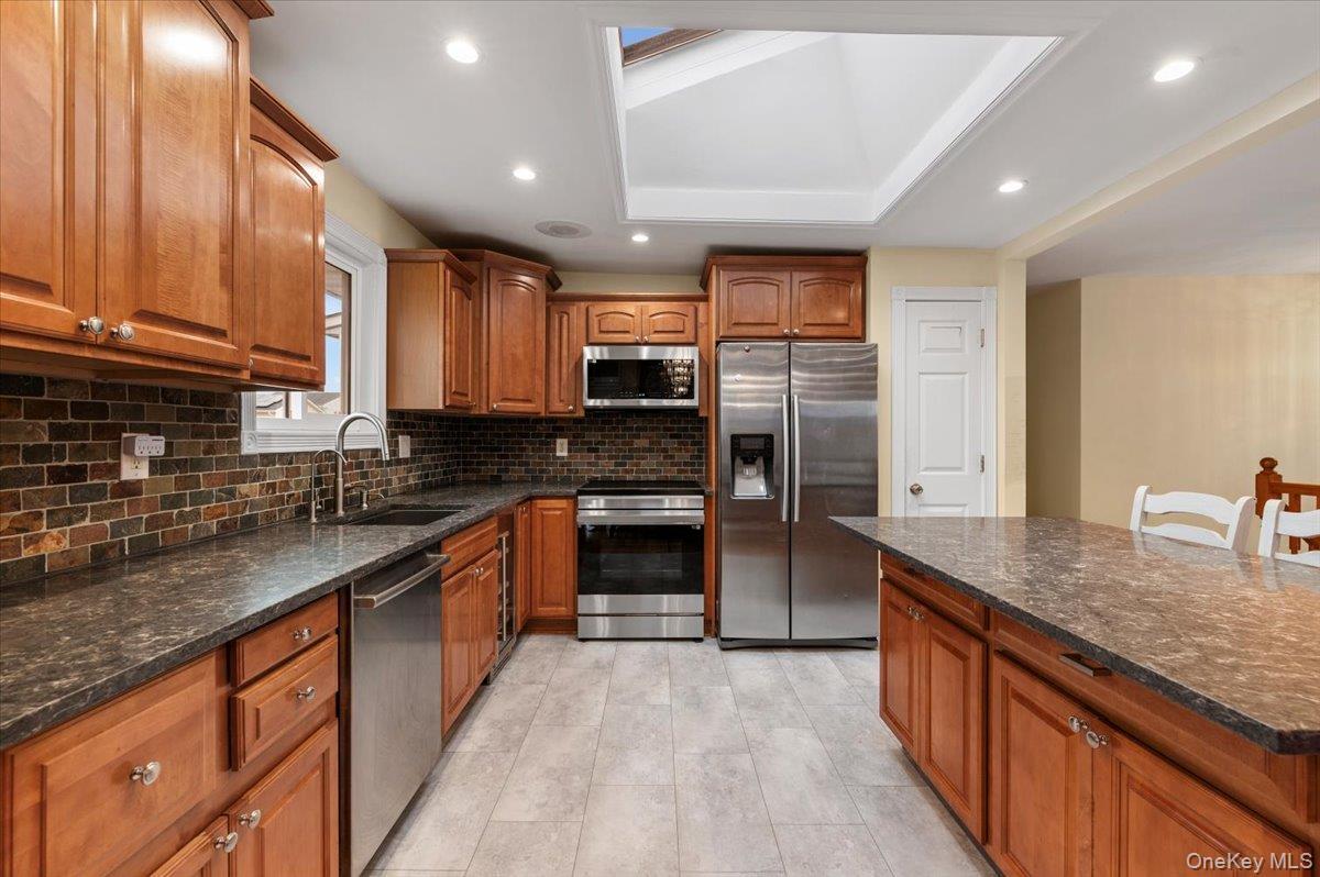 Single Family Barbara  Nassau County, NY 11710, MLS-975547-10