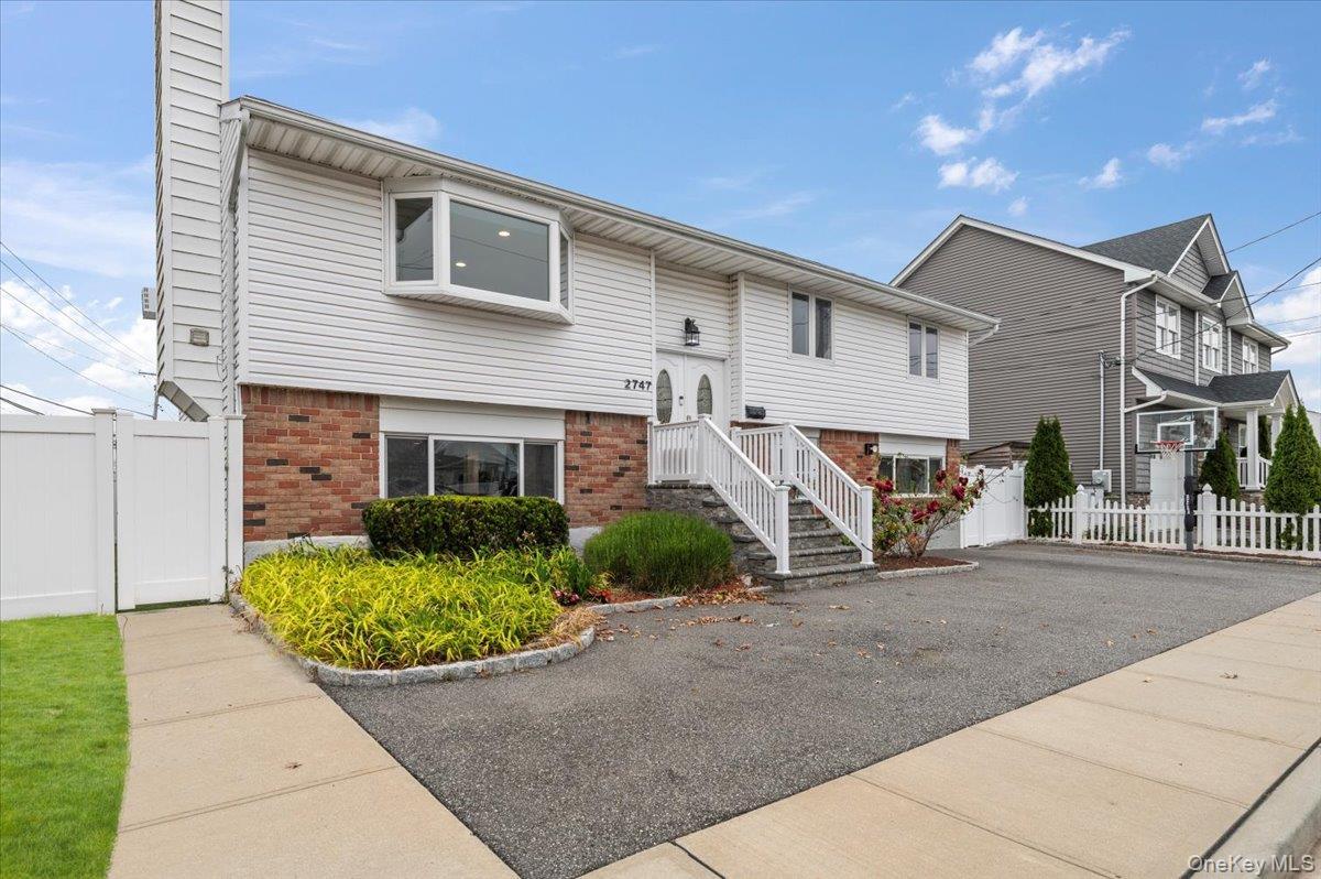 Single Family Barbara  Nassau County, NY 11710, MLS-975547-2
