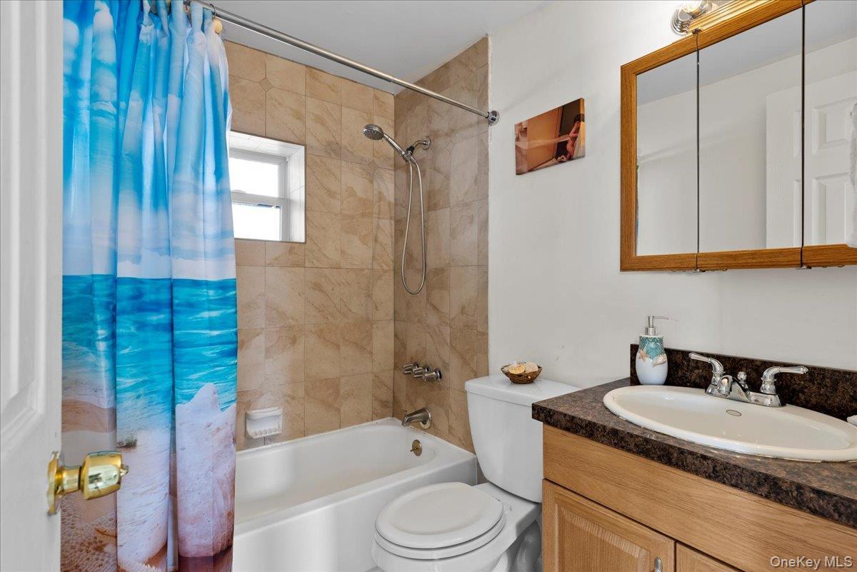 Single Family Barbara  Nassau County, NY 11710, MLS-975547-20