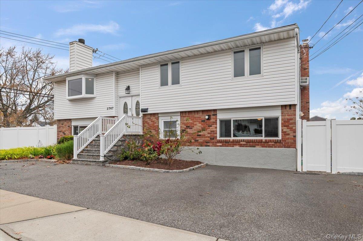 Single Family Barbara  Nassau County, NY 11710, MLS-975547-28