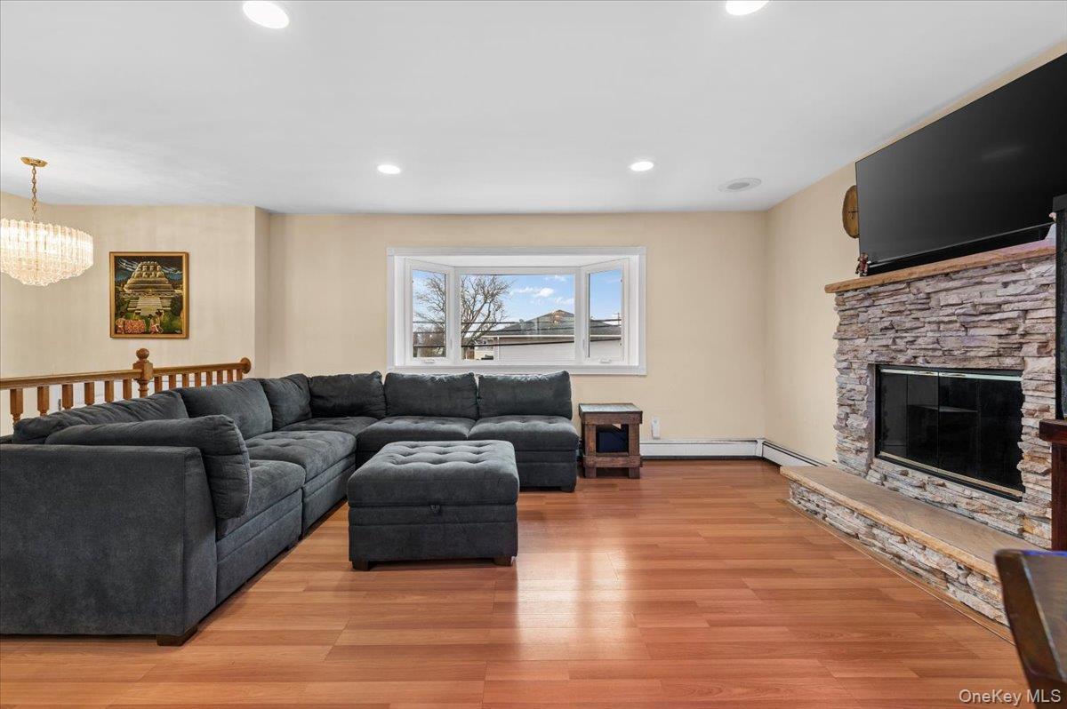 Single Family Barbara  Nassau County, NY 11710, MLS-975547-5
