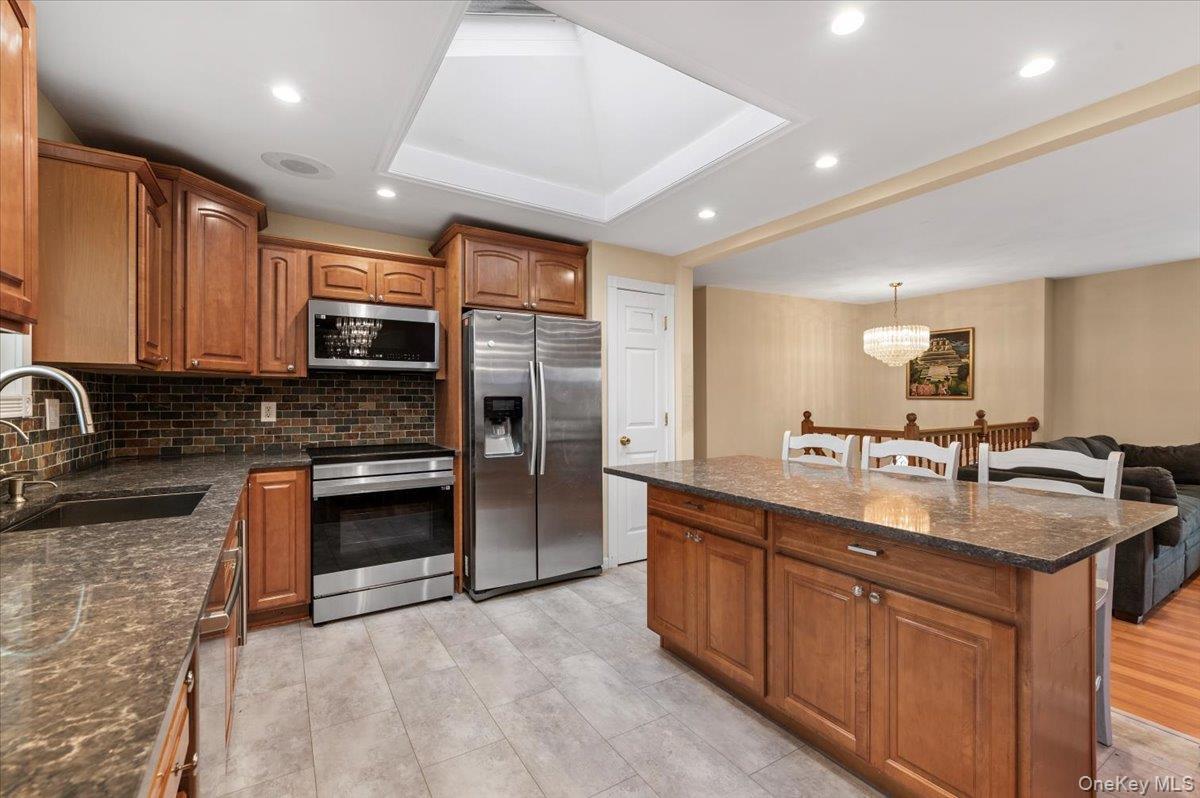 Single Family Barbara  Nassau County, NY 11710, MLS-975547-8