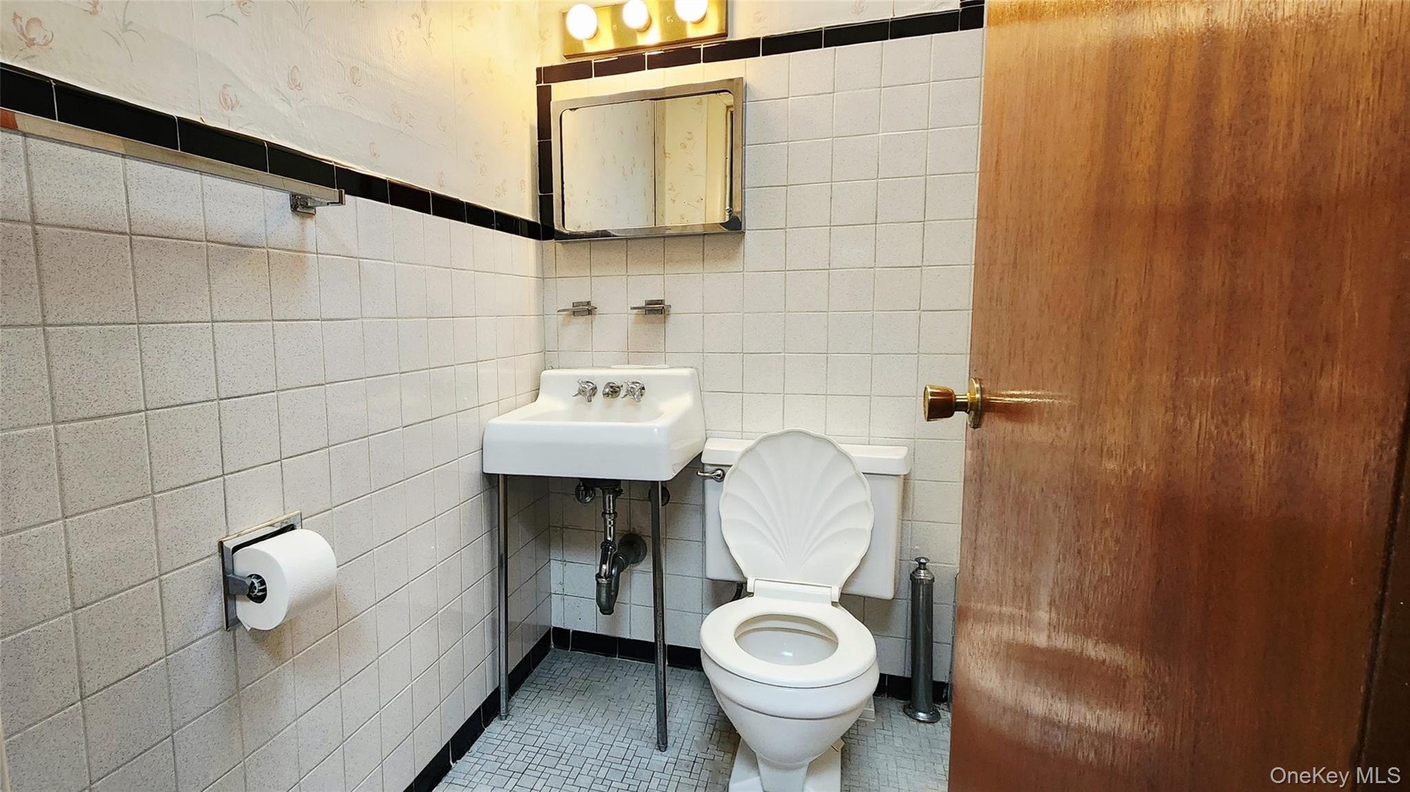 Single Family Flushing  Queens, NY 11378, MLS-975569-11