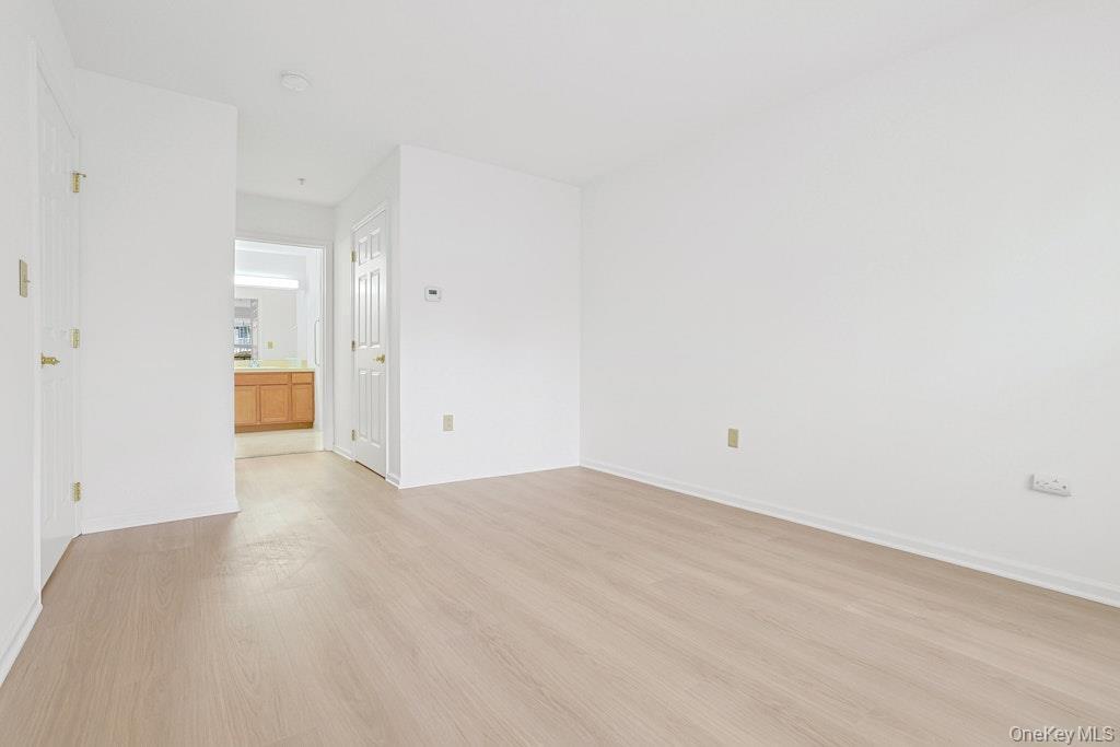 Condo Sutton  Westchester County, NY 10549, MLS-975571-10