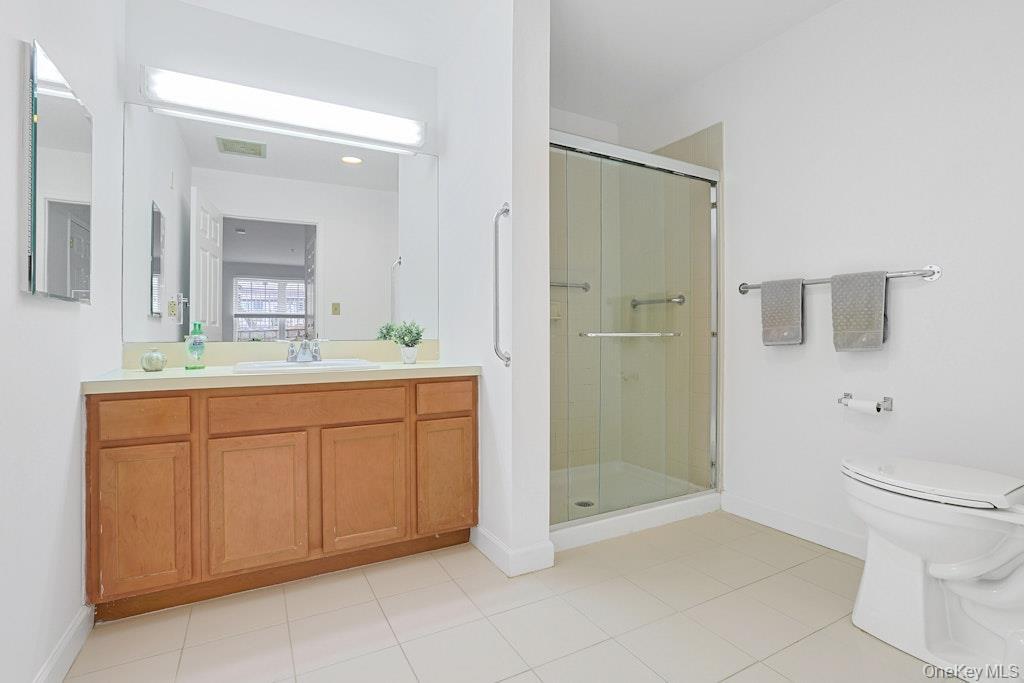 Condo Sutton  Westchester County, NY 10549, MLS-975571-12