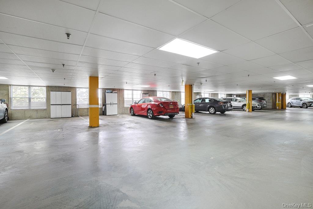 Condo Sutton  Westchester County, NY 10549, MLS-975571-19