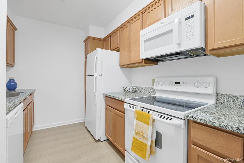 Condo Sutton  Westchester County, NY 10549, MLS-975571-8