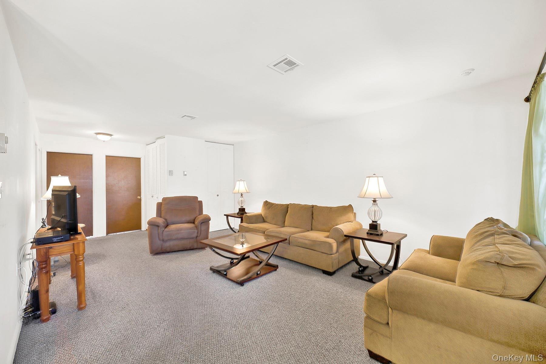 Condo Berwick  Suffolk County, NY 11961, MLS-975589-10
