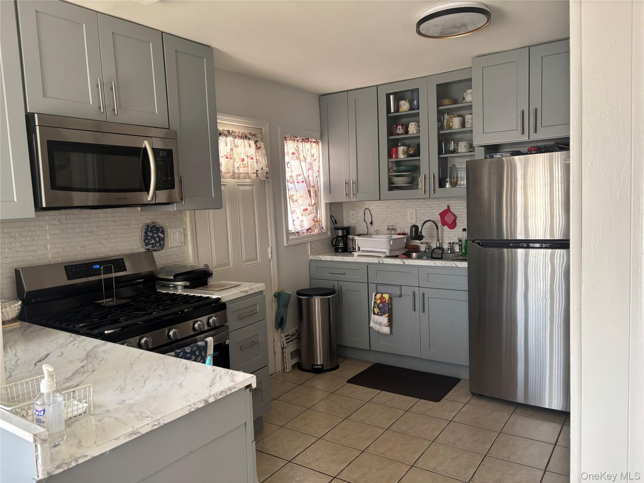 Single Family Catherine  Nassau County, NY 11003, MLS-975597-13