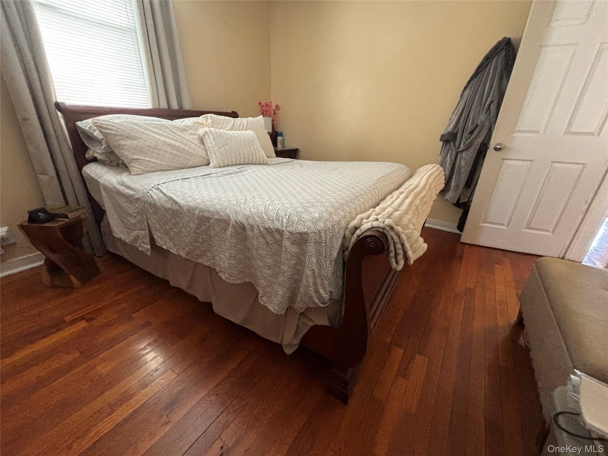 Single Family Catherine  Nassau County, NY 11003, MLS-975597-18
